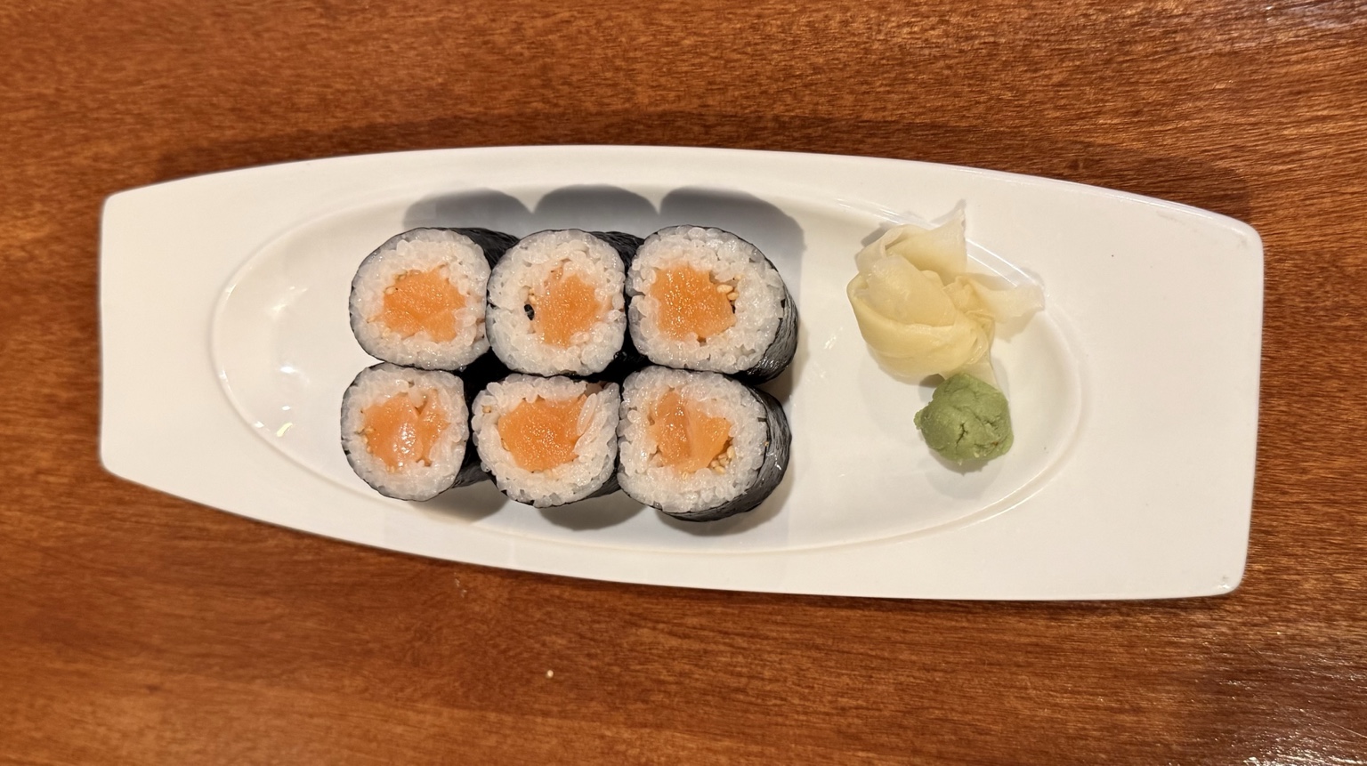 Salmon Maki Roll