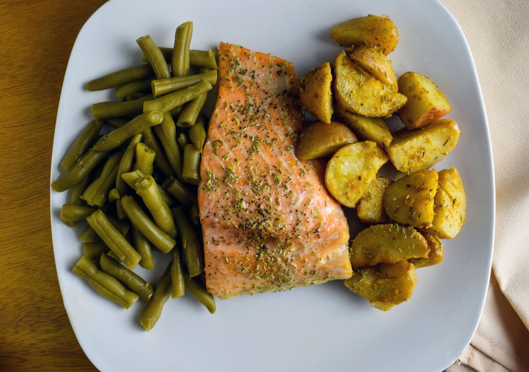 Baked Salmon with Green Beans and Roasted Potatoes