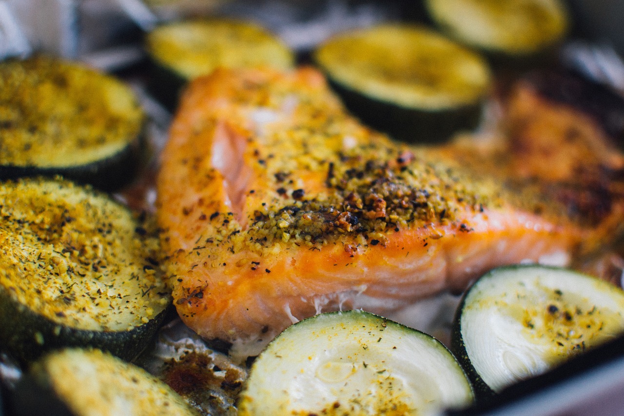 Baked Salmon with Zucchini