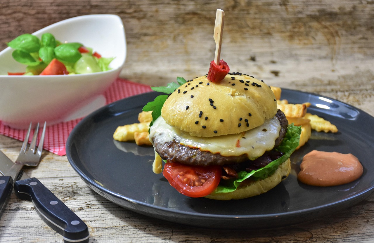 Cheeseburger with Egg