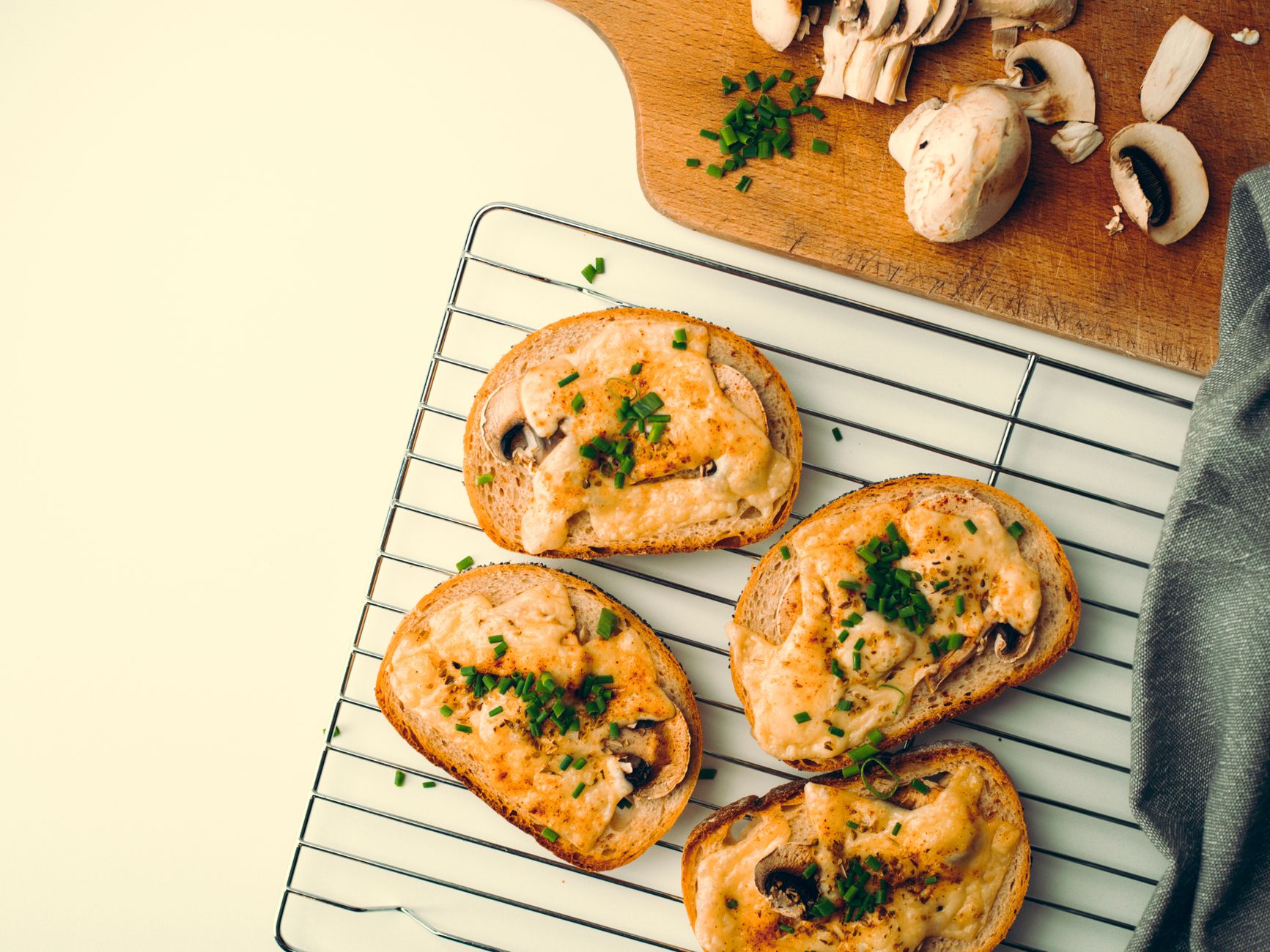 Cheesy Mushroom Melts