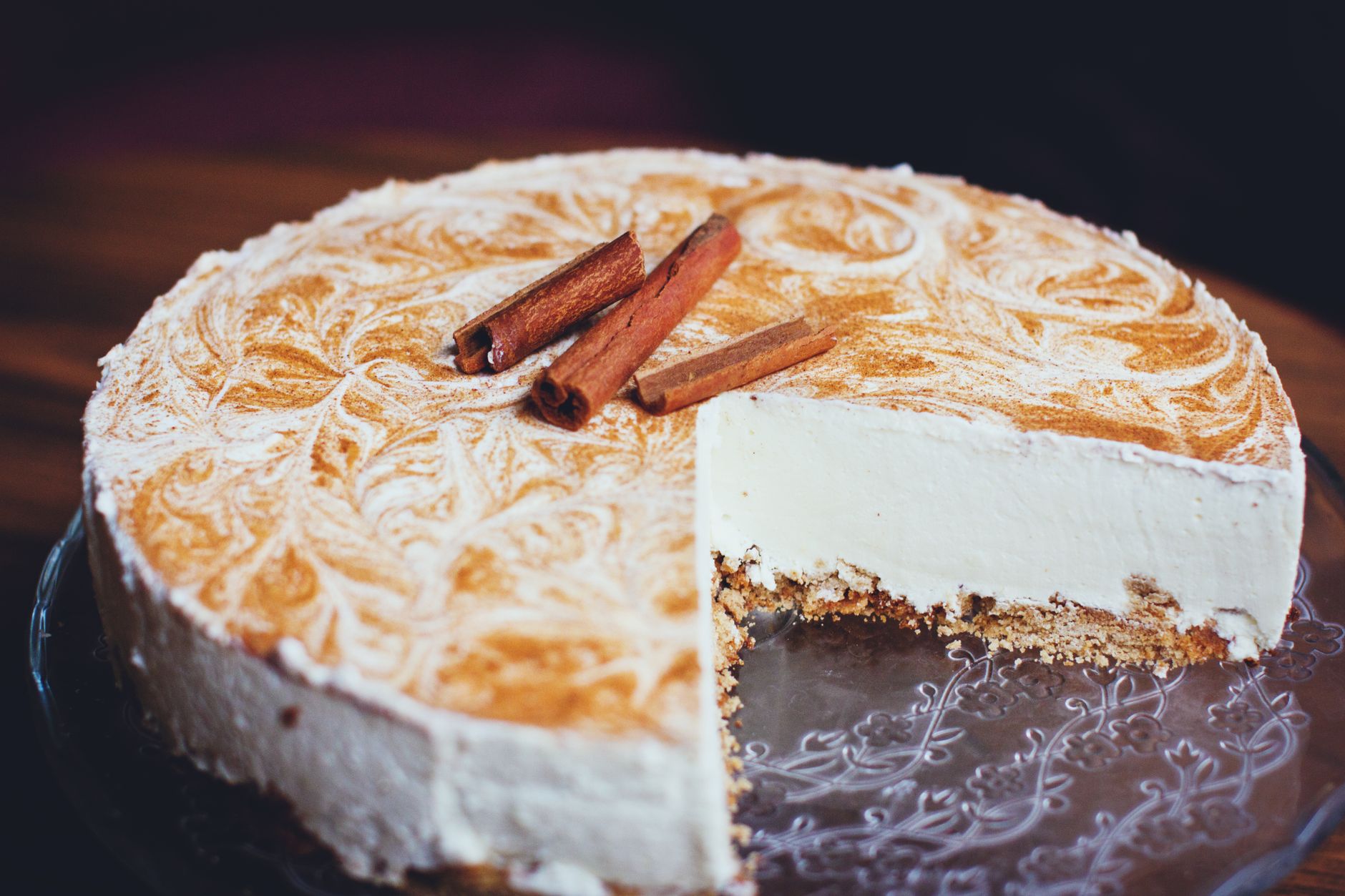 Cinnamon Meringue Cheesecake