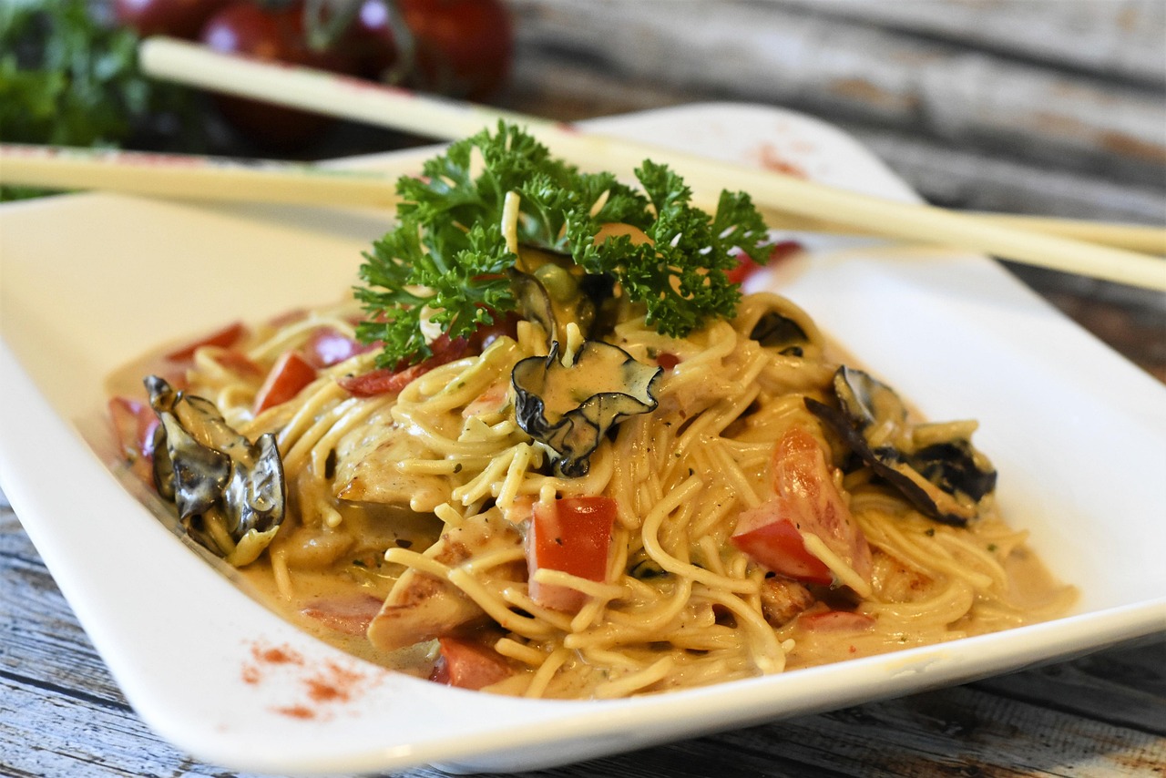 Creamy Mushroom and Tomato Spaghetti