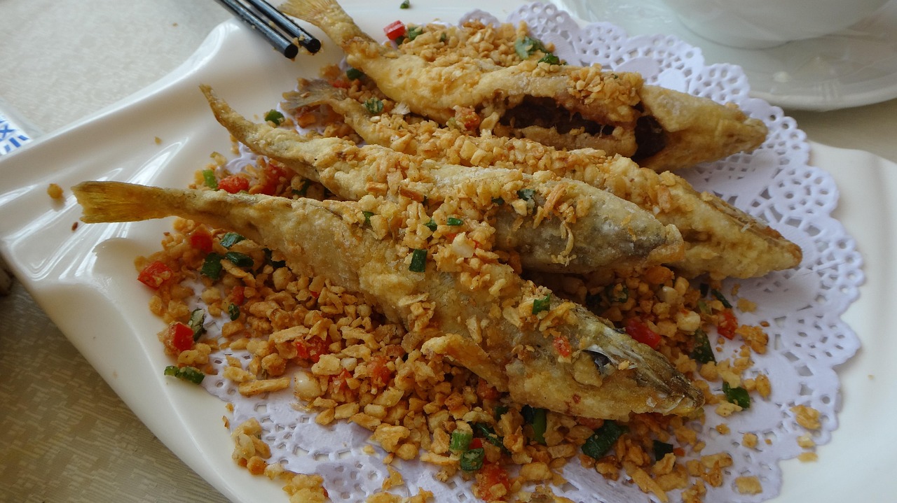 Crispy Fried Smelt with Garlic and Chili