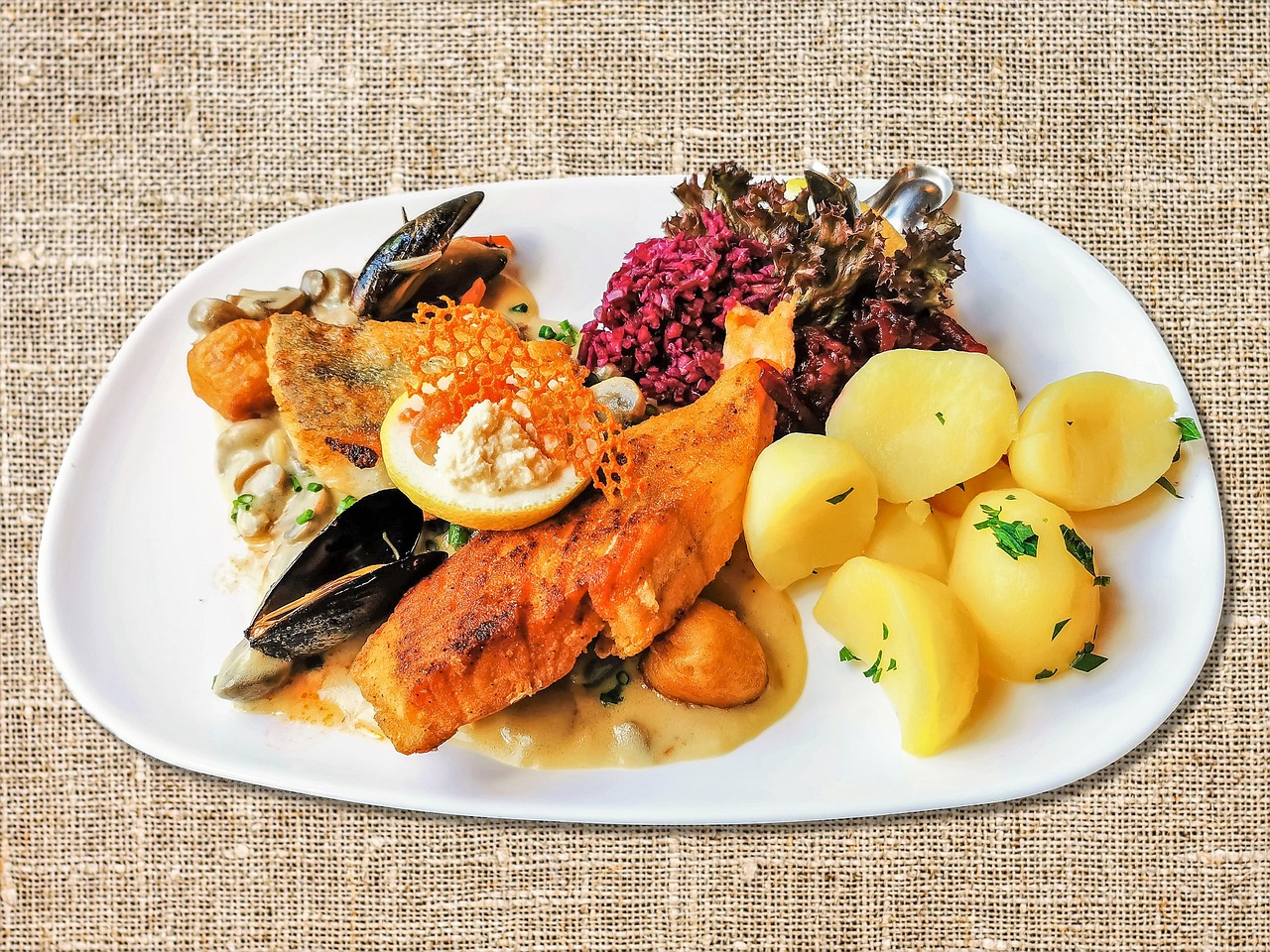 Fish Dinner with Red Cabbage and Potatoes
