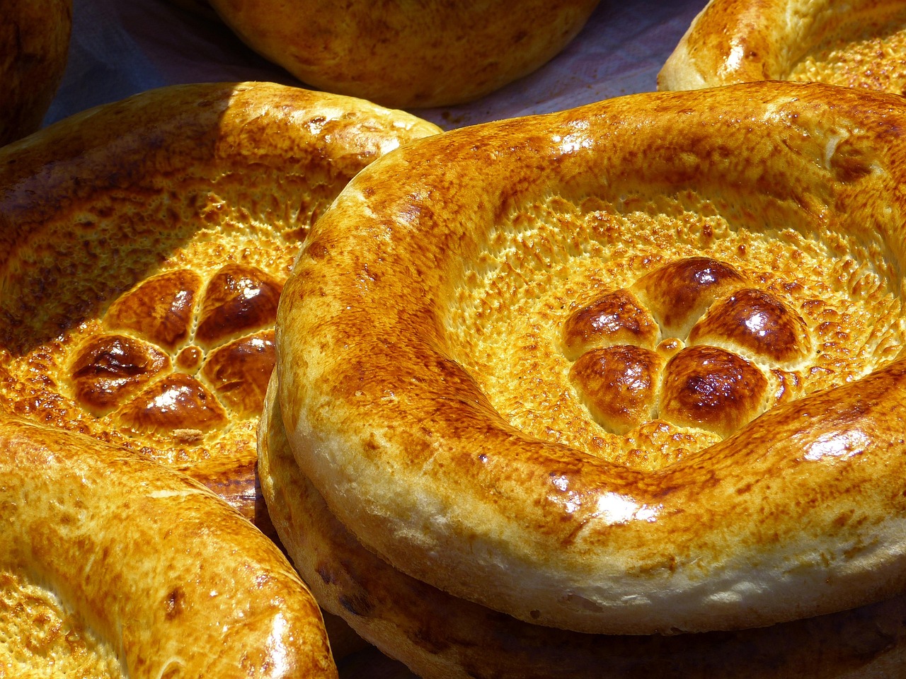 Flower-shaped Cheese Bread
