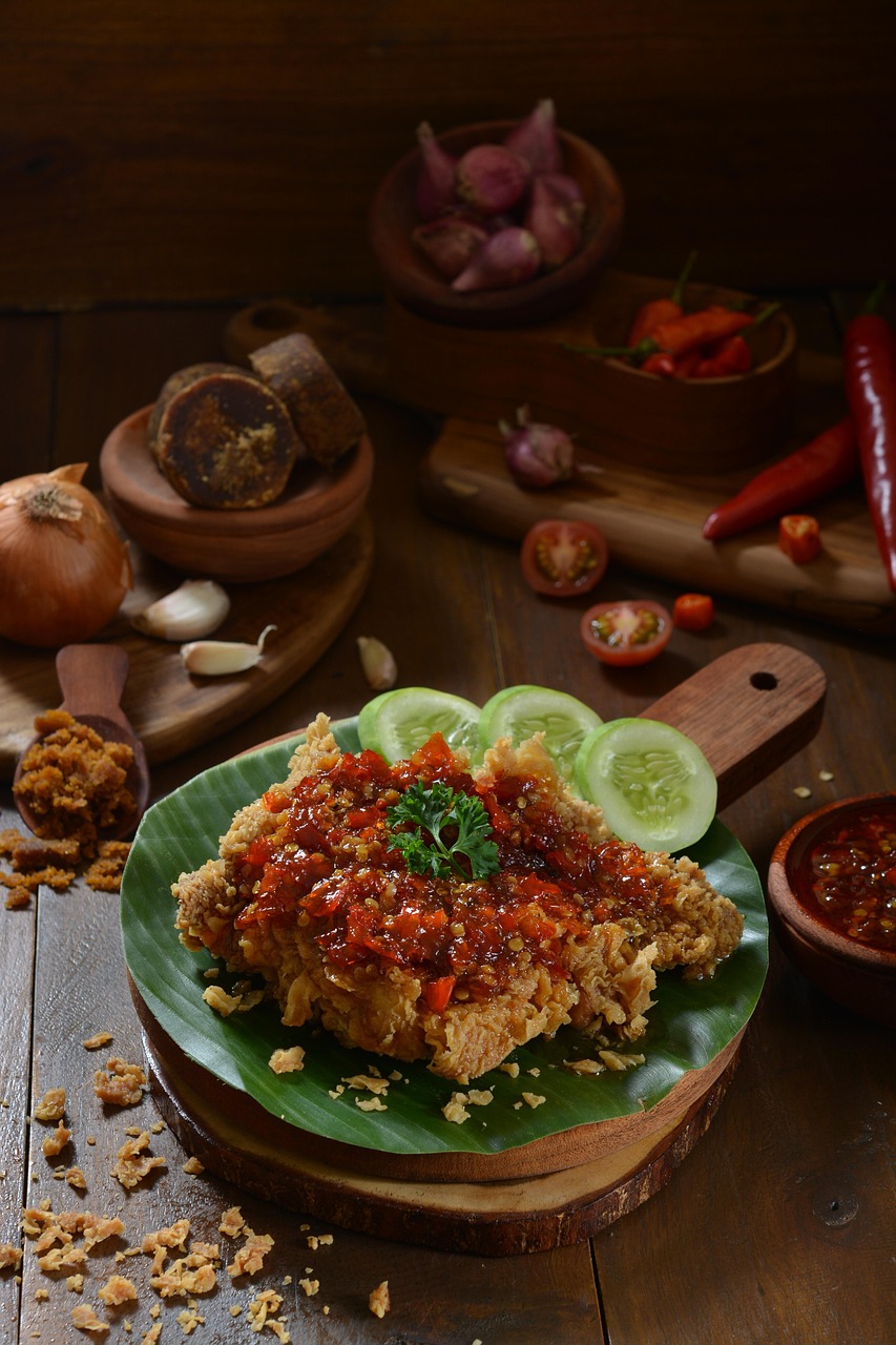 Fried Chicken with Spicy Chili Sauce