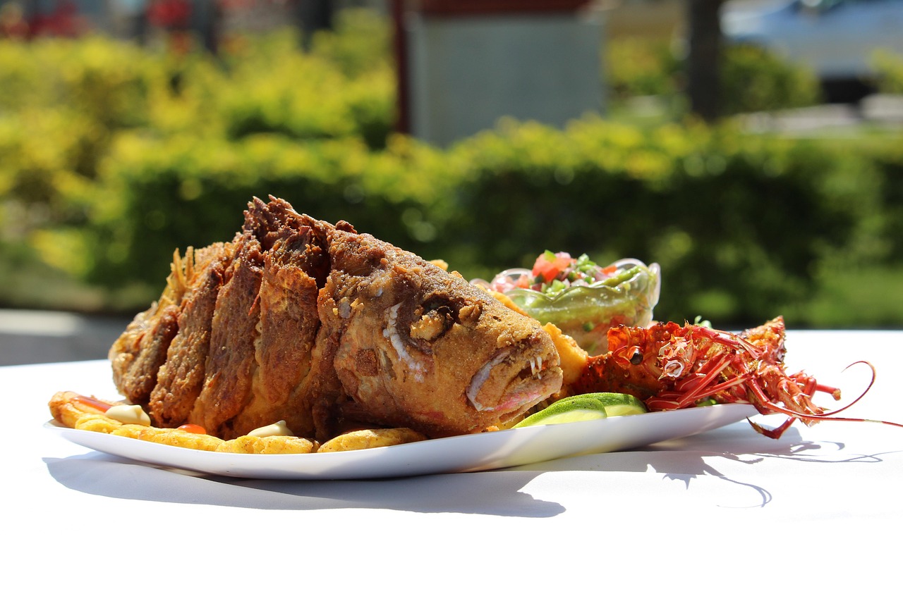 Fried Fish with Shrimp and Guacamole