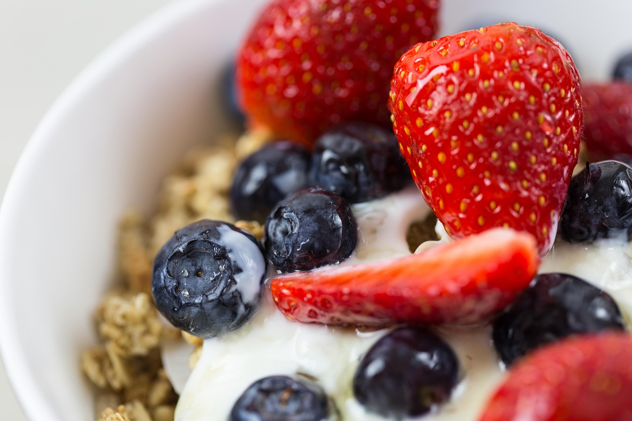 Granola Bowl with Yogurt and Berries