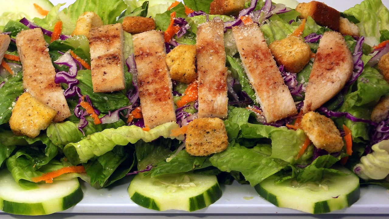 Grilled Chicken Salad with Croutons