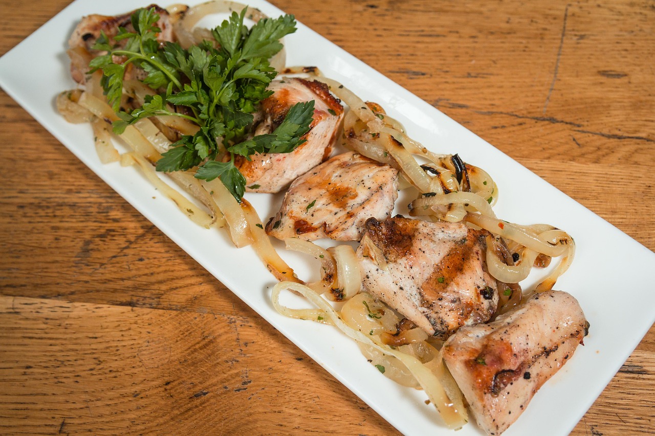 Grilled Chicken with Onions and Parsley
