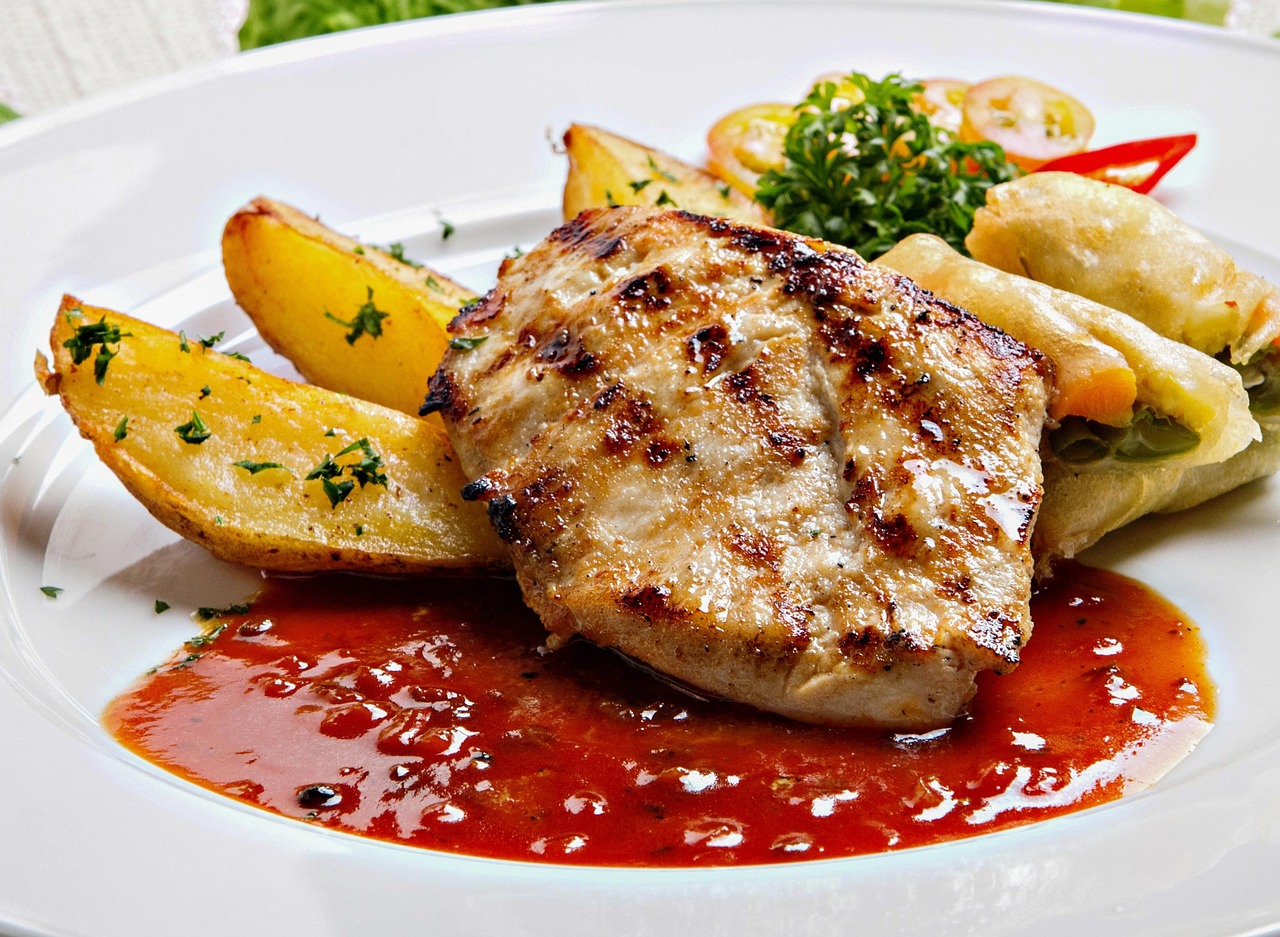 Grilled Chicken with Potatoes and Red Sauce