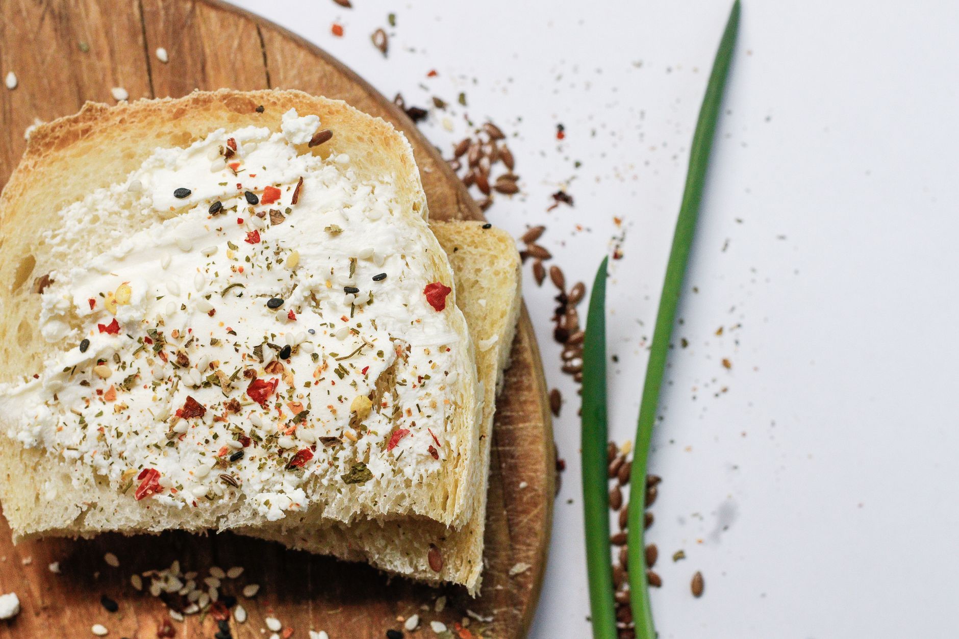 Herbed Cream Cheese Toast