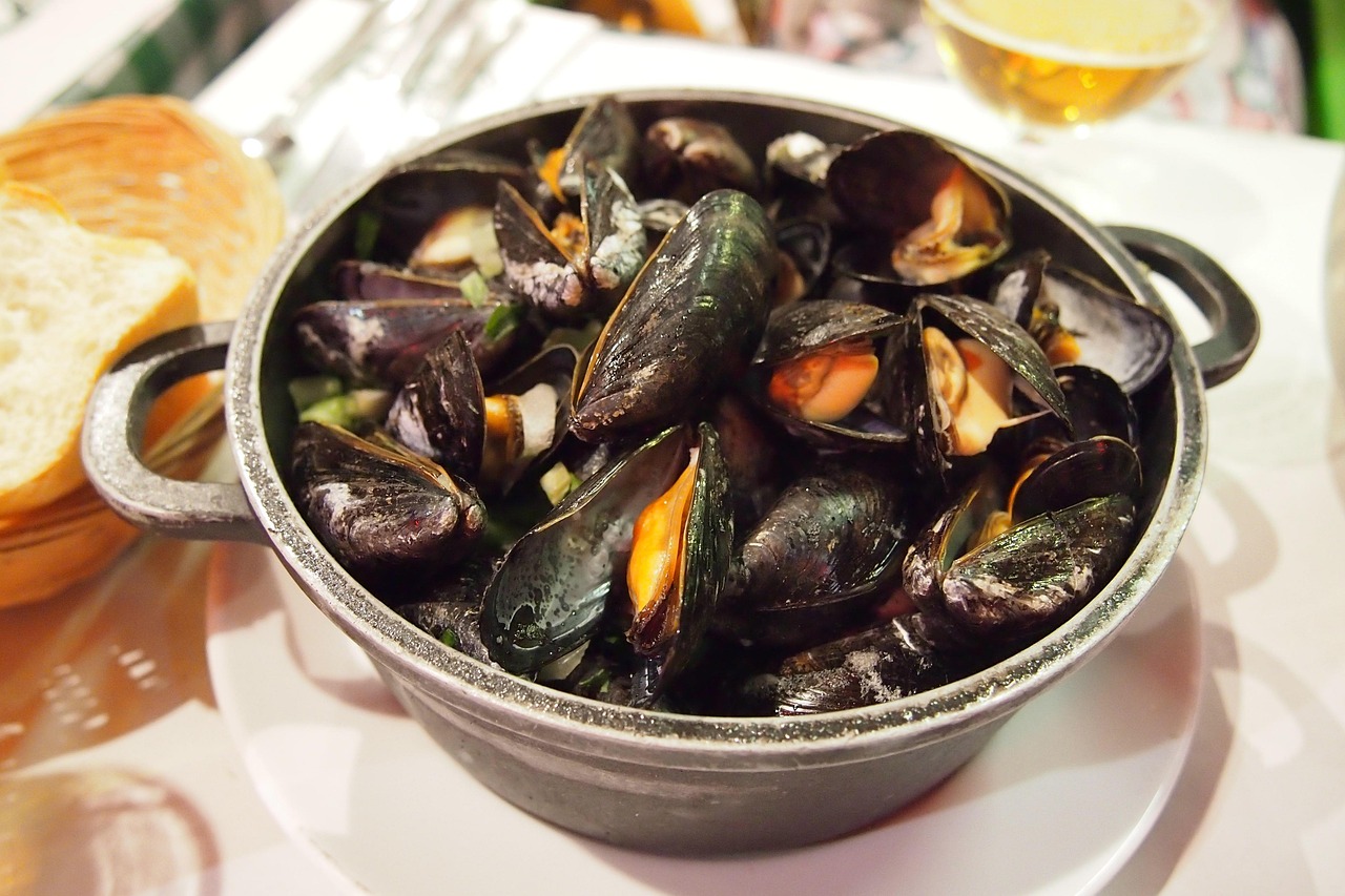 Mussels in White Wine and Garlic