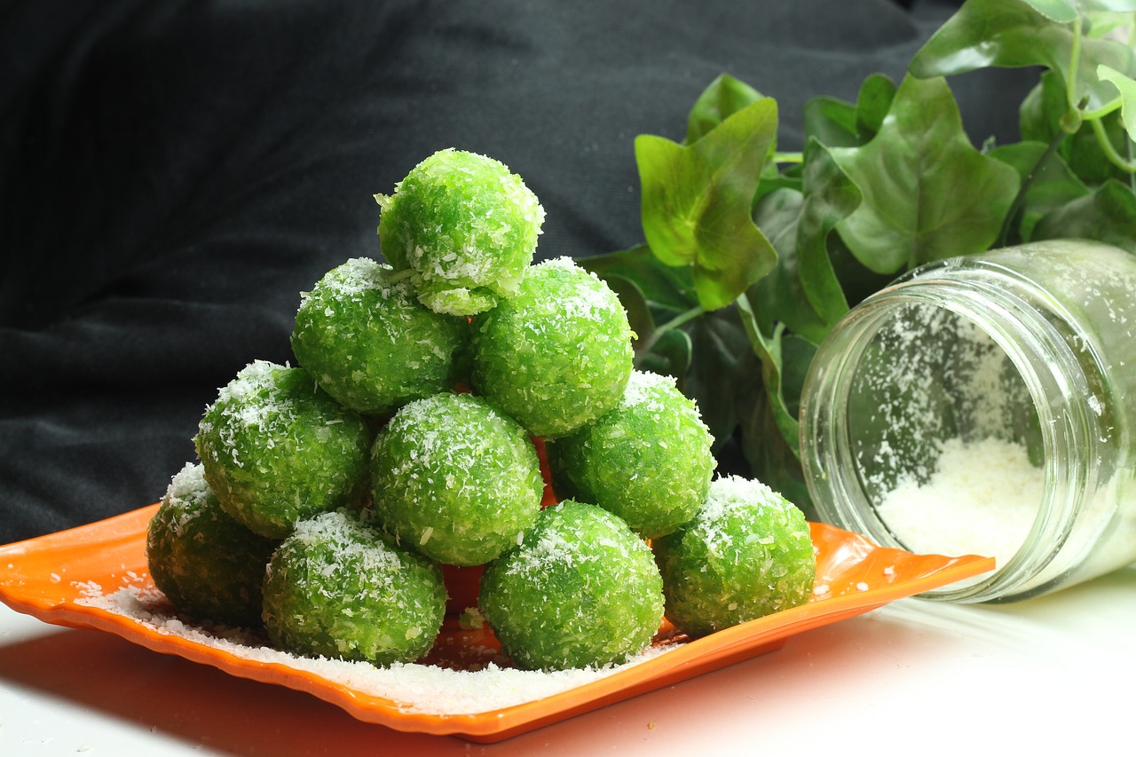 Pandan Coconut Balls
