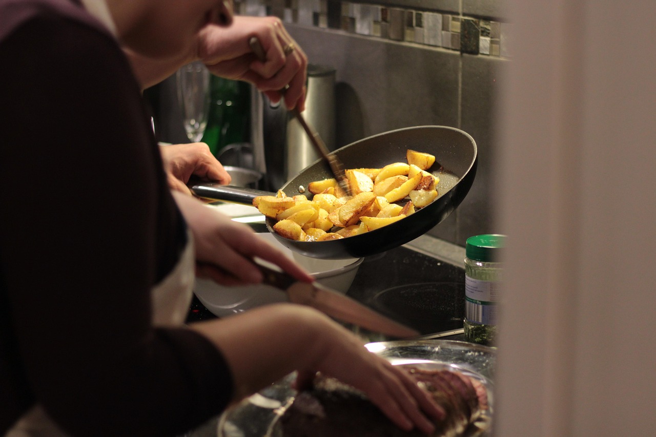 Potatoes with Spicy Sauce