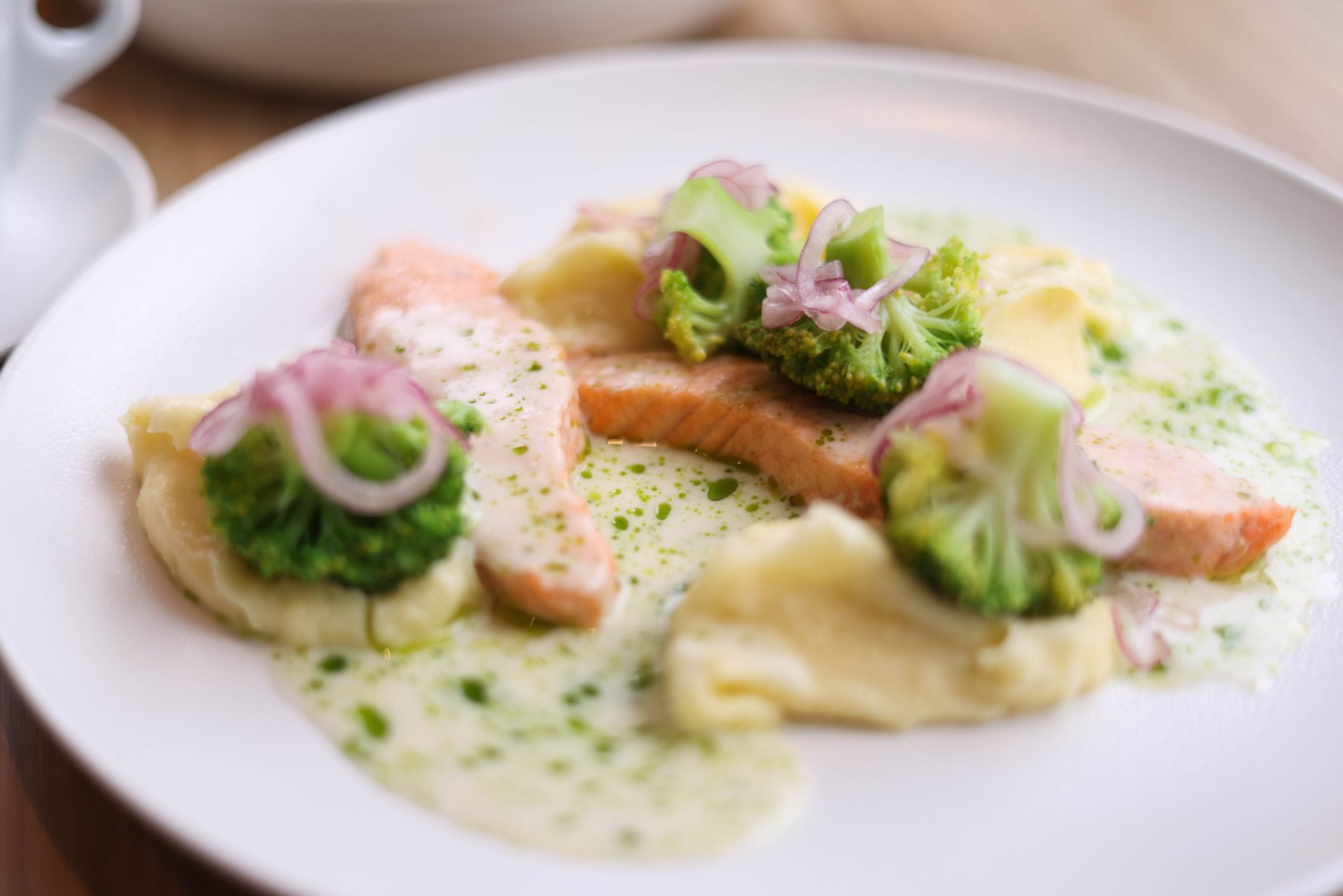 Salmon with Broccoli and Cream Sauce