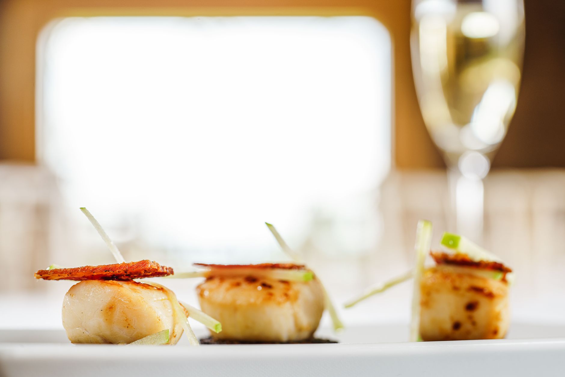 Seared Scallops with Crispy Prosciutto and Scallions