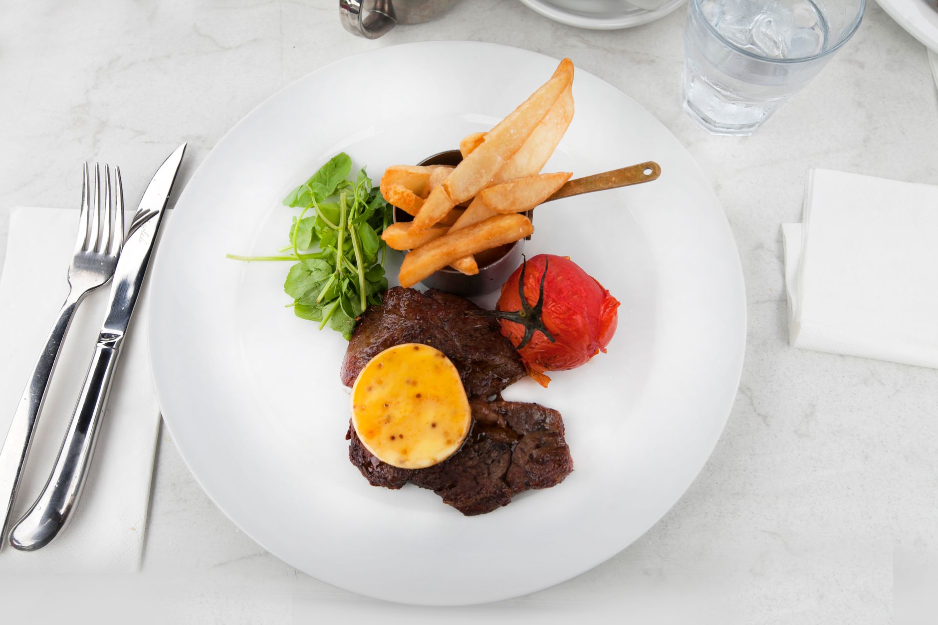 Steak with Béarnaise Sauce and Fries