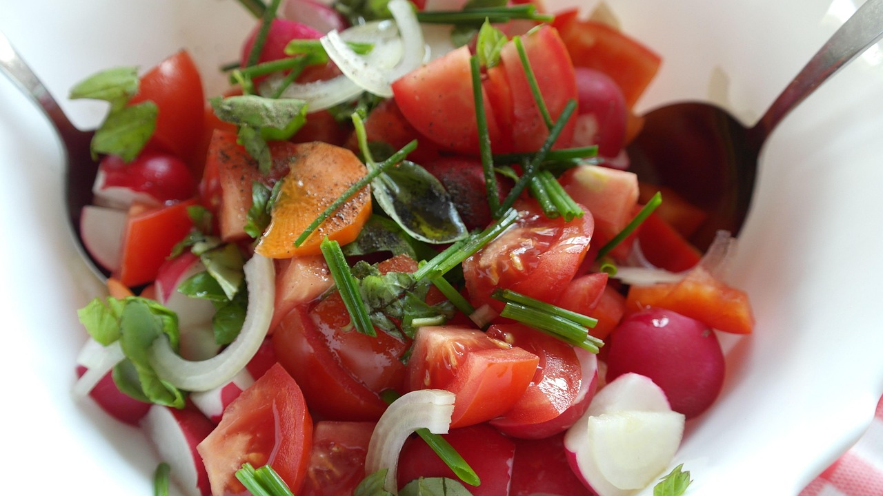 Tomato and Radish Salad