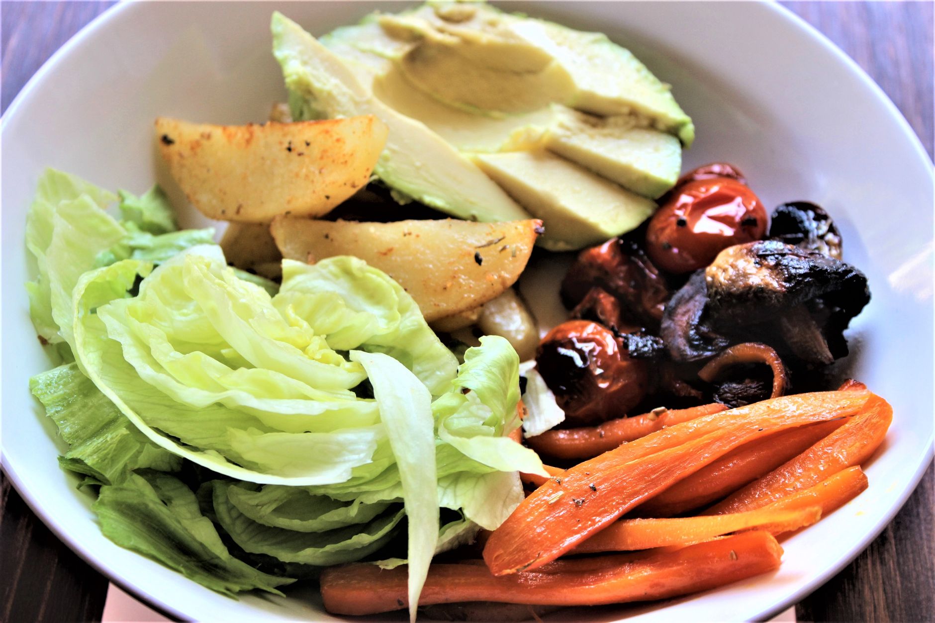 Vegetable Bowl with Avocado and Mushrooms
