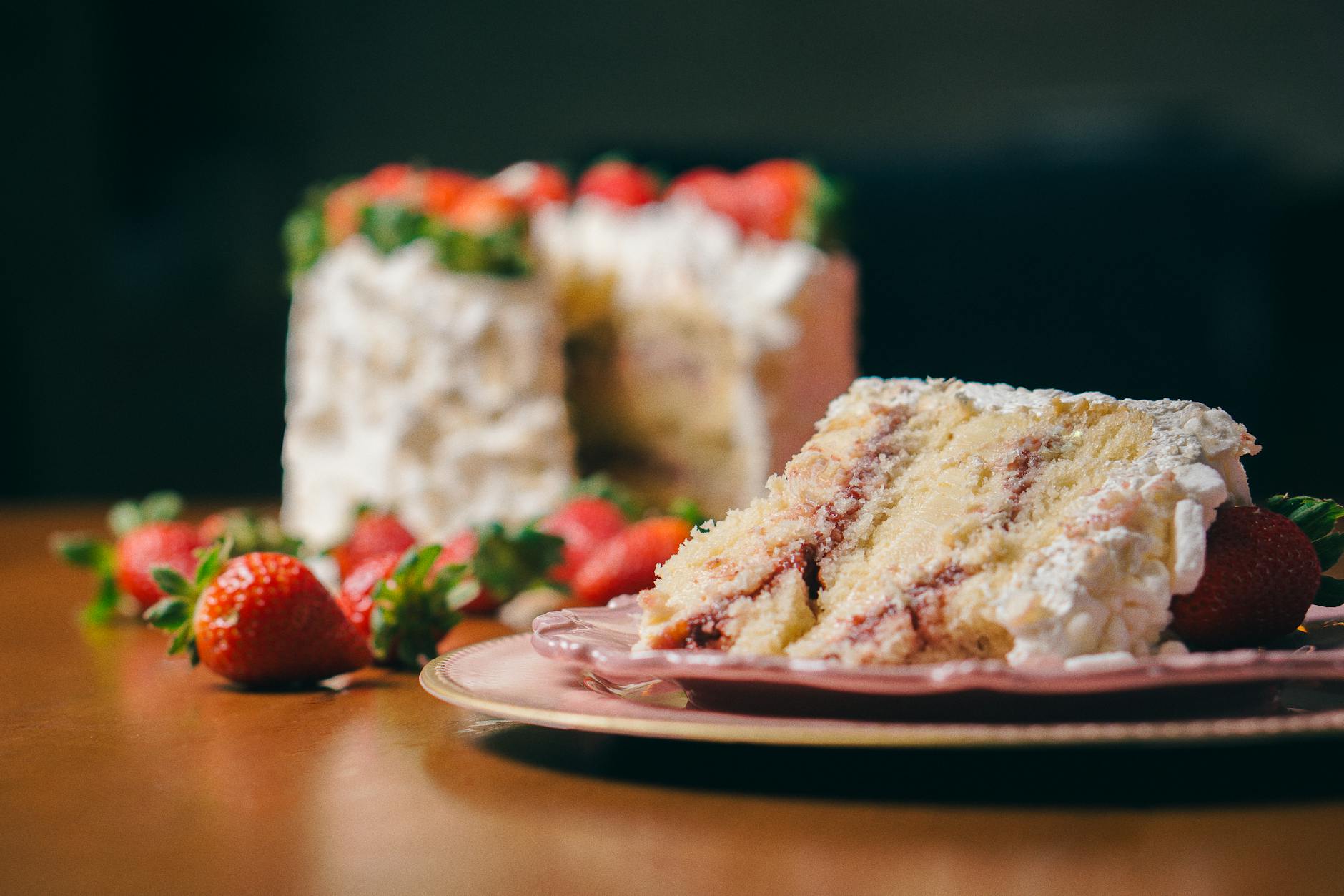 5-Min Strawberry Crunch Cake