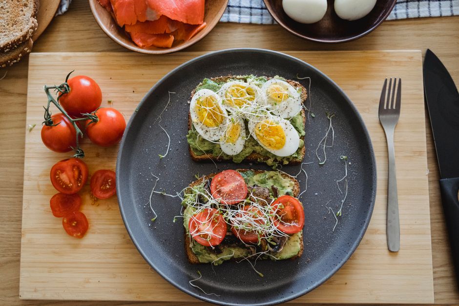 Anadama Toast with Soft Egg & Tomato