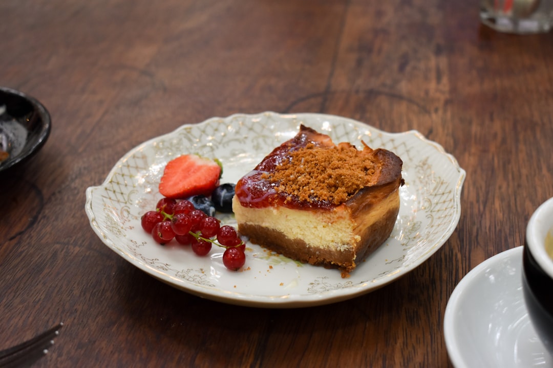 5-Minute Burnt Cheesecake with Berries