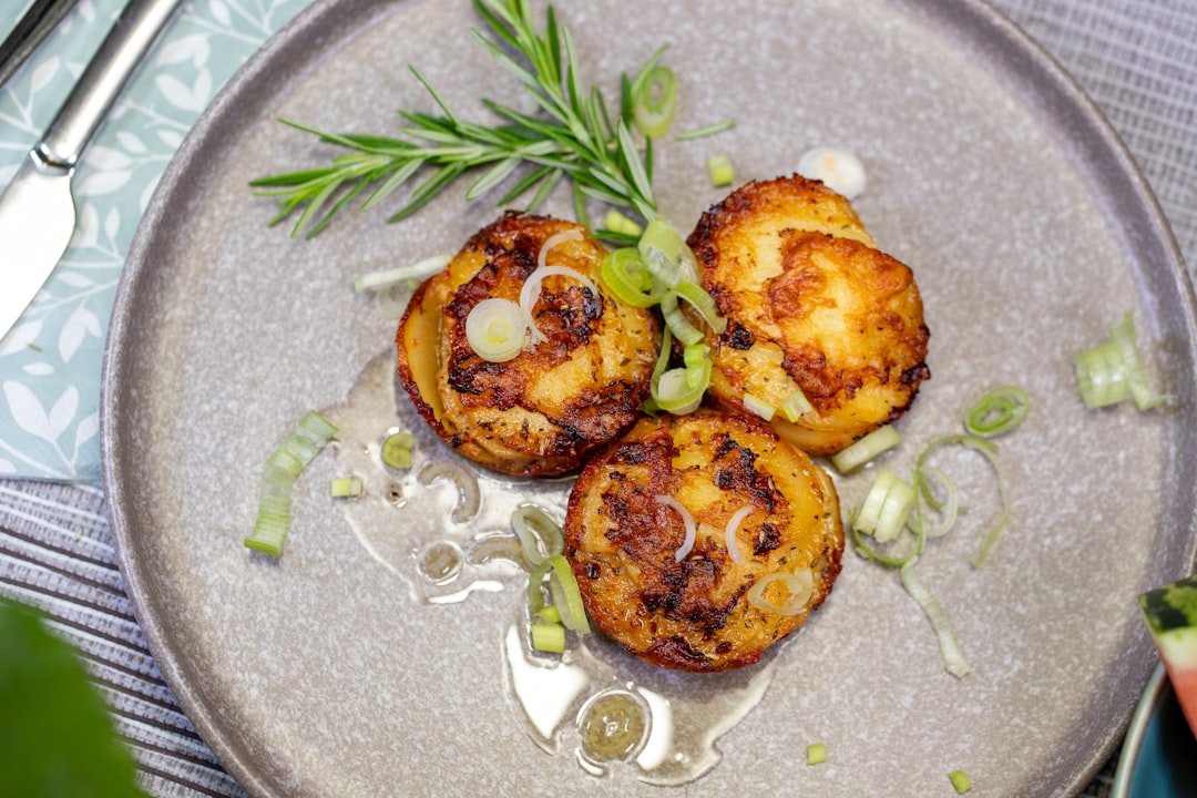 Butter-Seared Scallops with Lemon