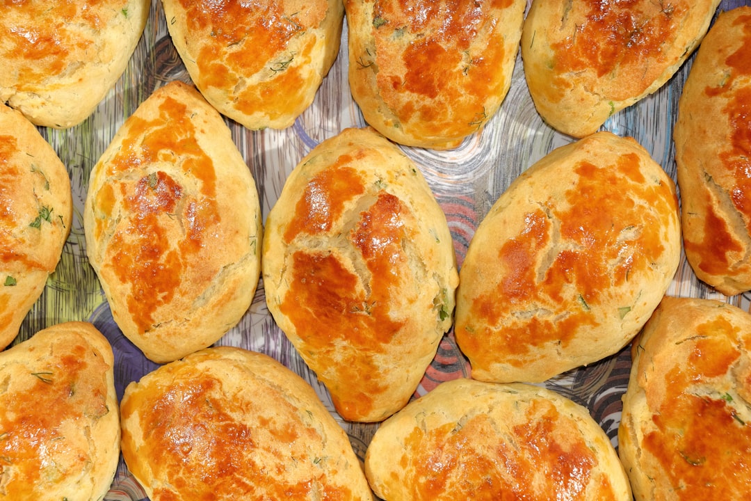15-Min Cheddar Garlic Butter Biscuits