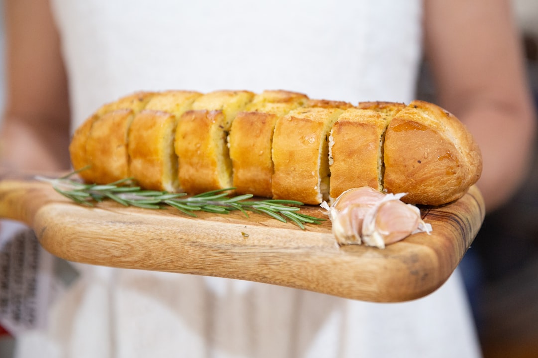 Cheesy Garlic Pull-Apart Bread