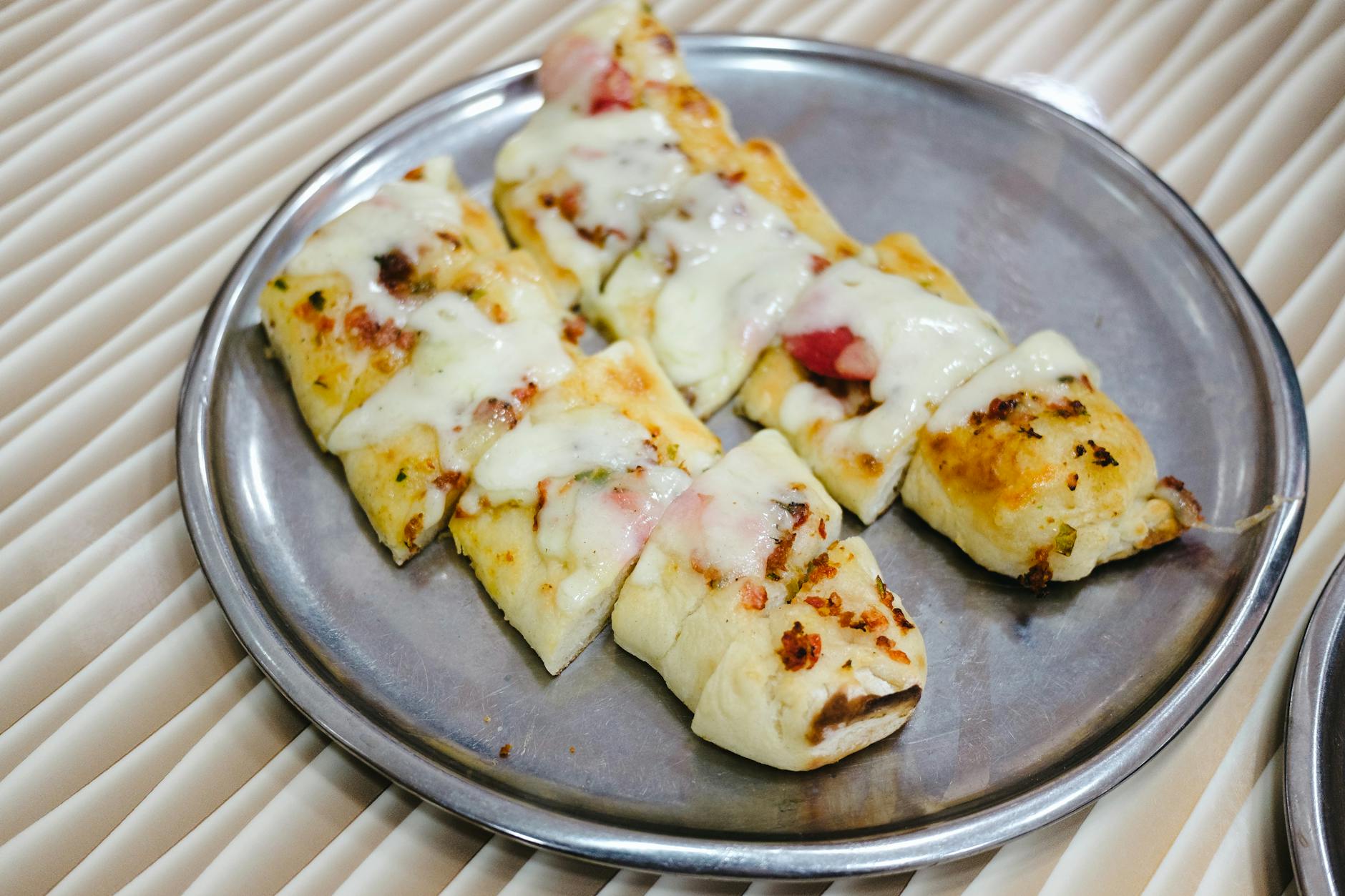 Cheesy Garlic Pull-Apart Rolls