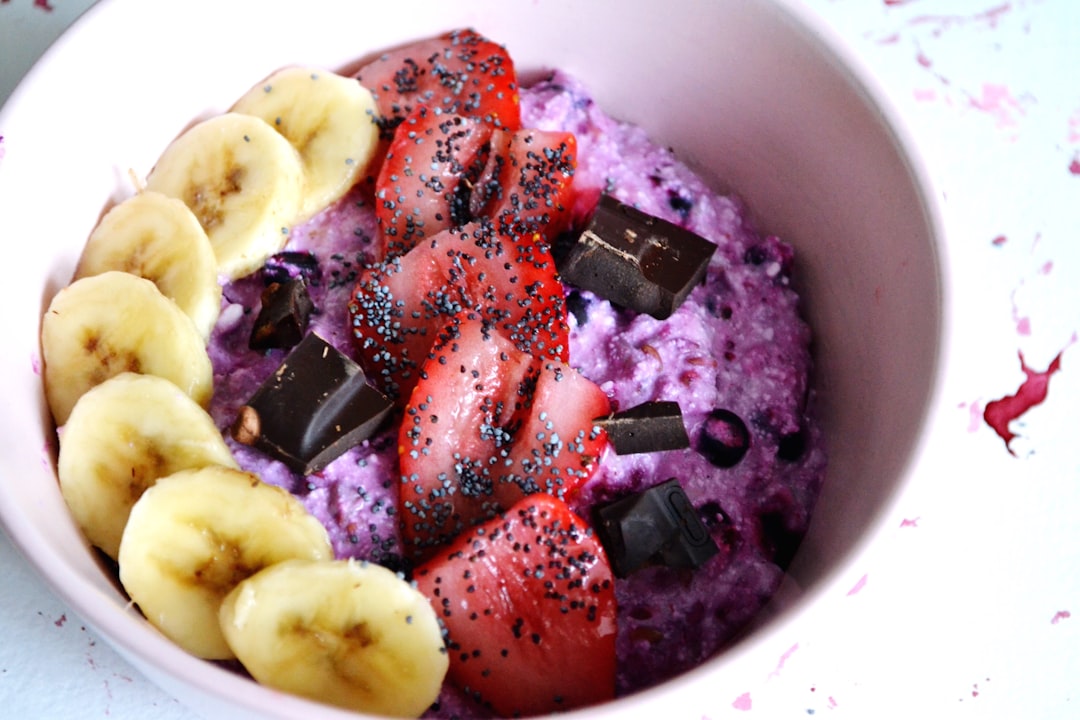 Chocolate Berry Chia Overnight Oats