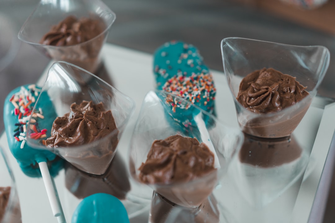15-Min Chocolate Cake Pops & Mousse