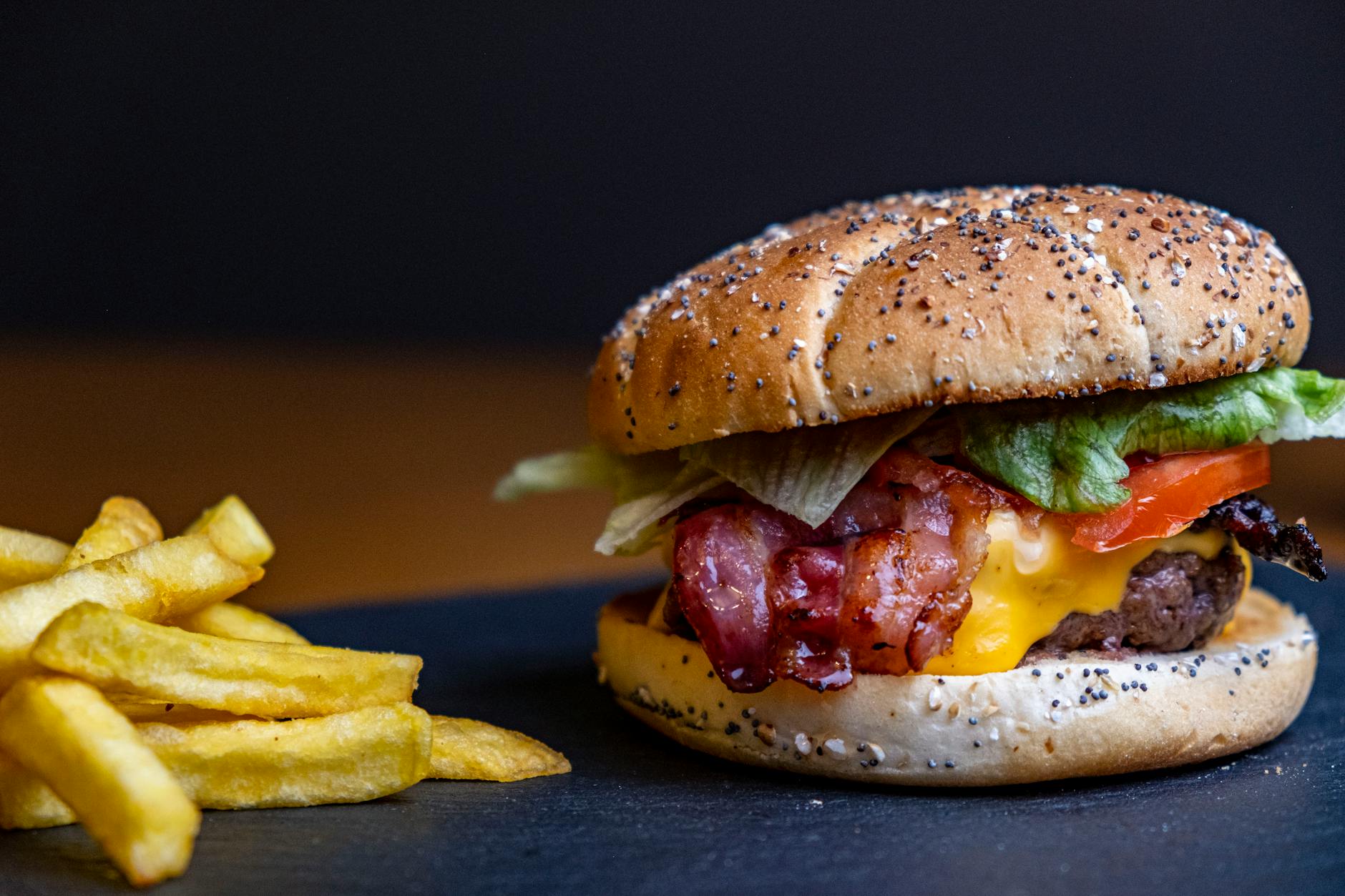Classic Bacon Cheeseburger
