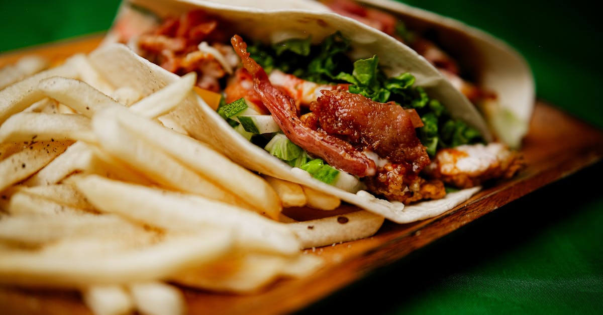 Crispy Bacon & Pork Tacos with Creamy Sauce