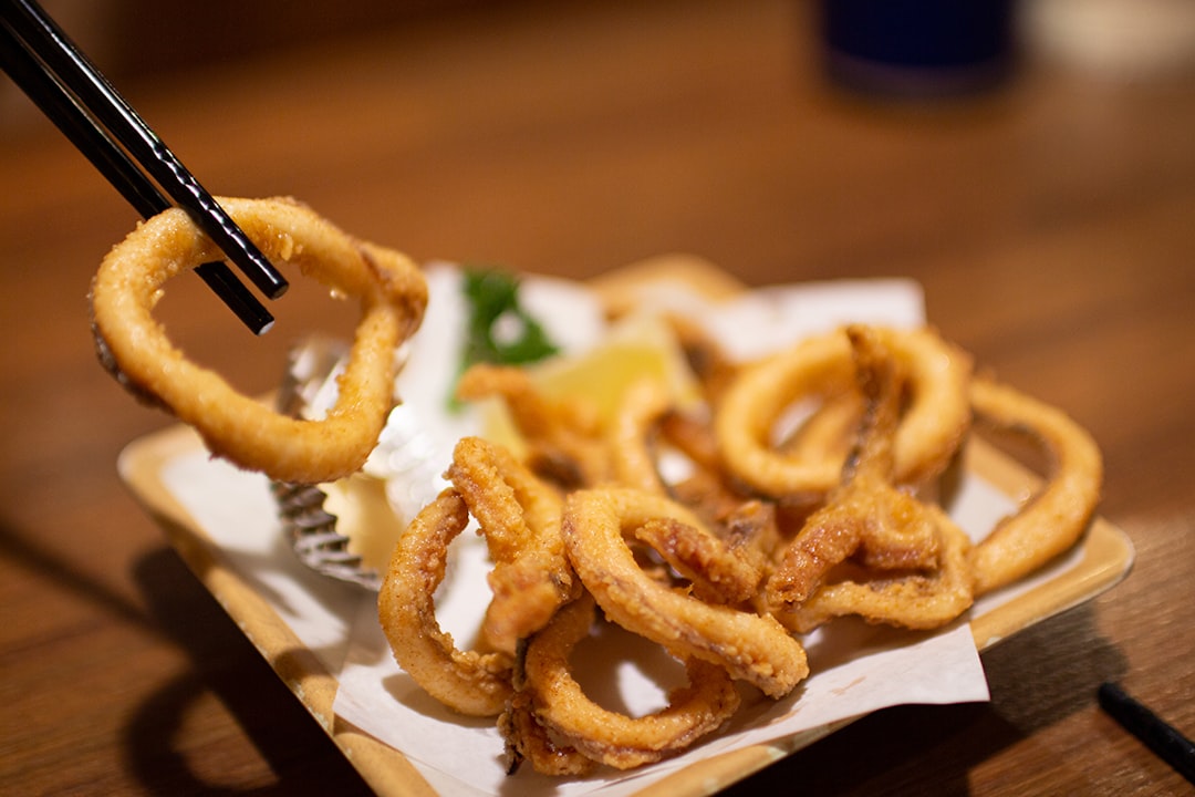 Crispy Calamares a la Romana with Lemon