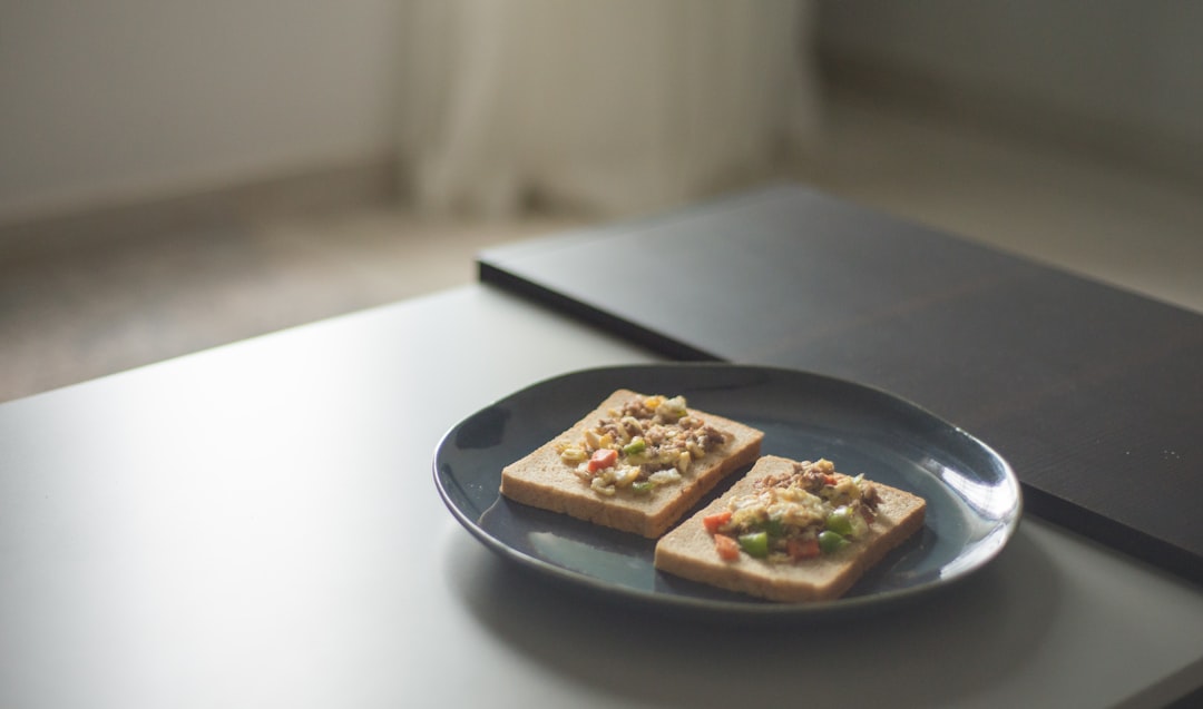Crispy Cheesy Pizza Toast Bites