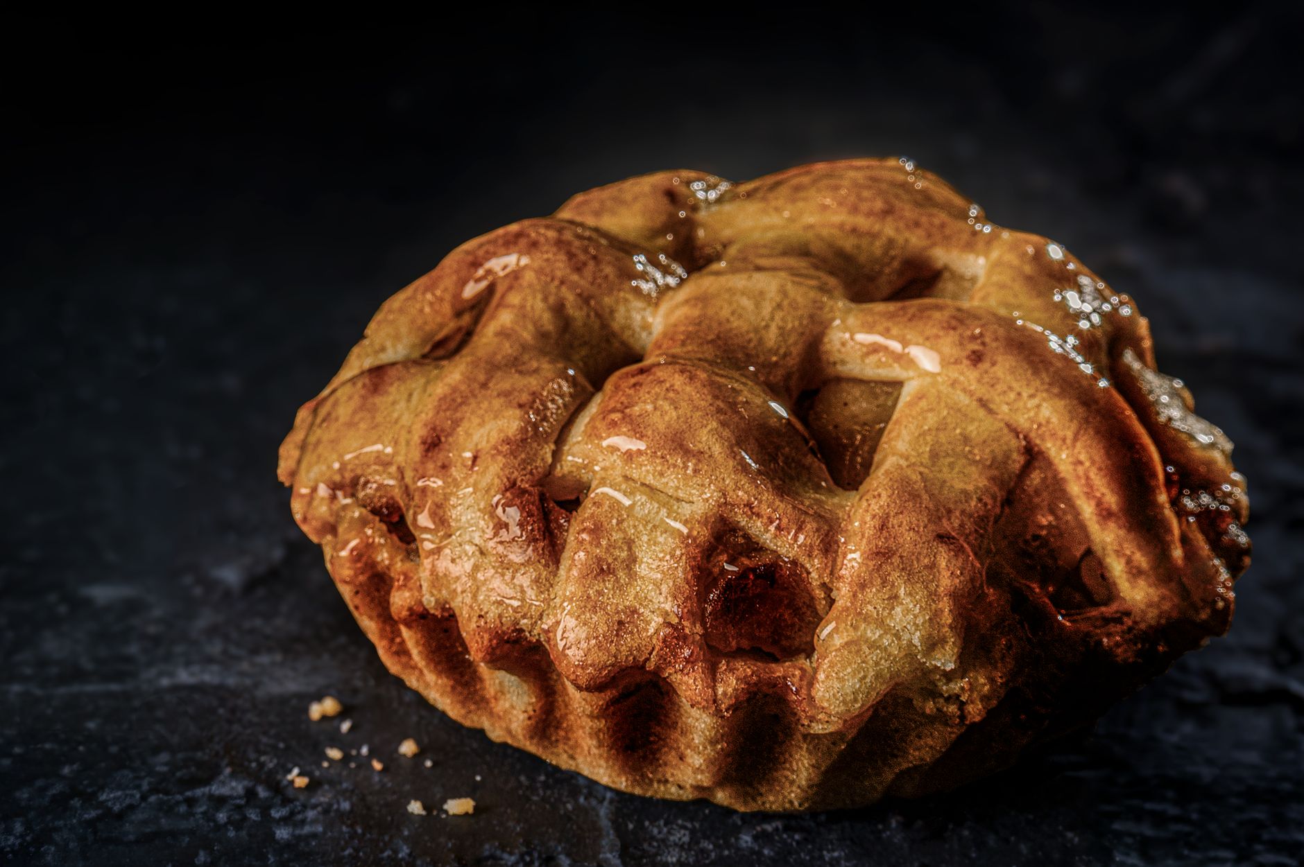 10-Min Crispy Cinnamon Apple Hand Pies