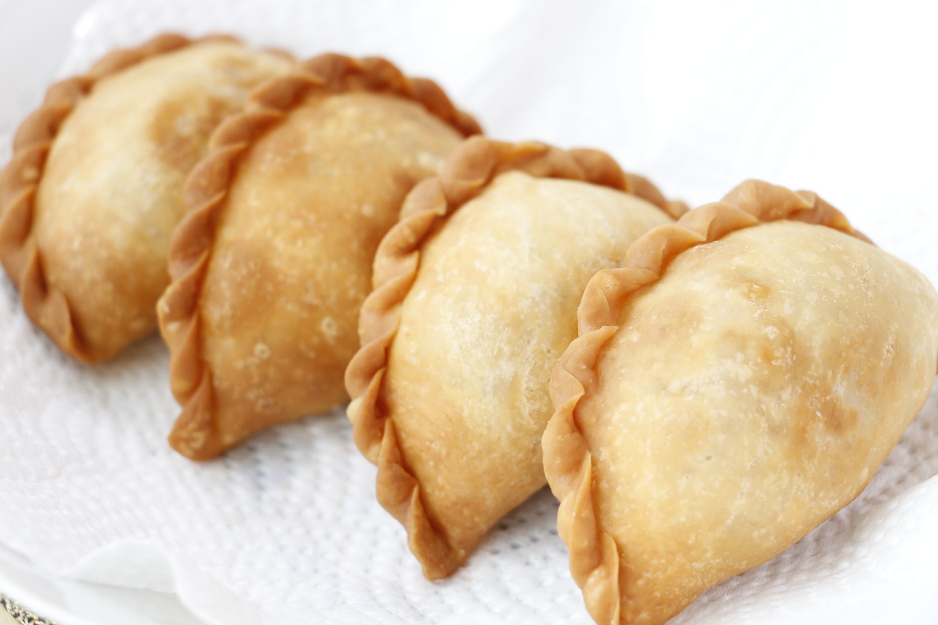 15-Min Crispy Curry Puffs
