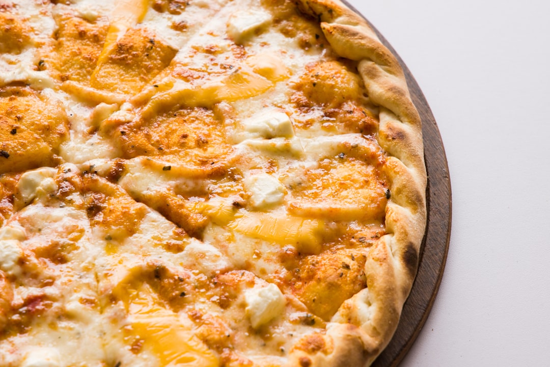 Crispy-Edge Hawaiian Pizza