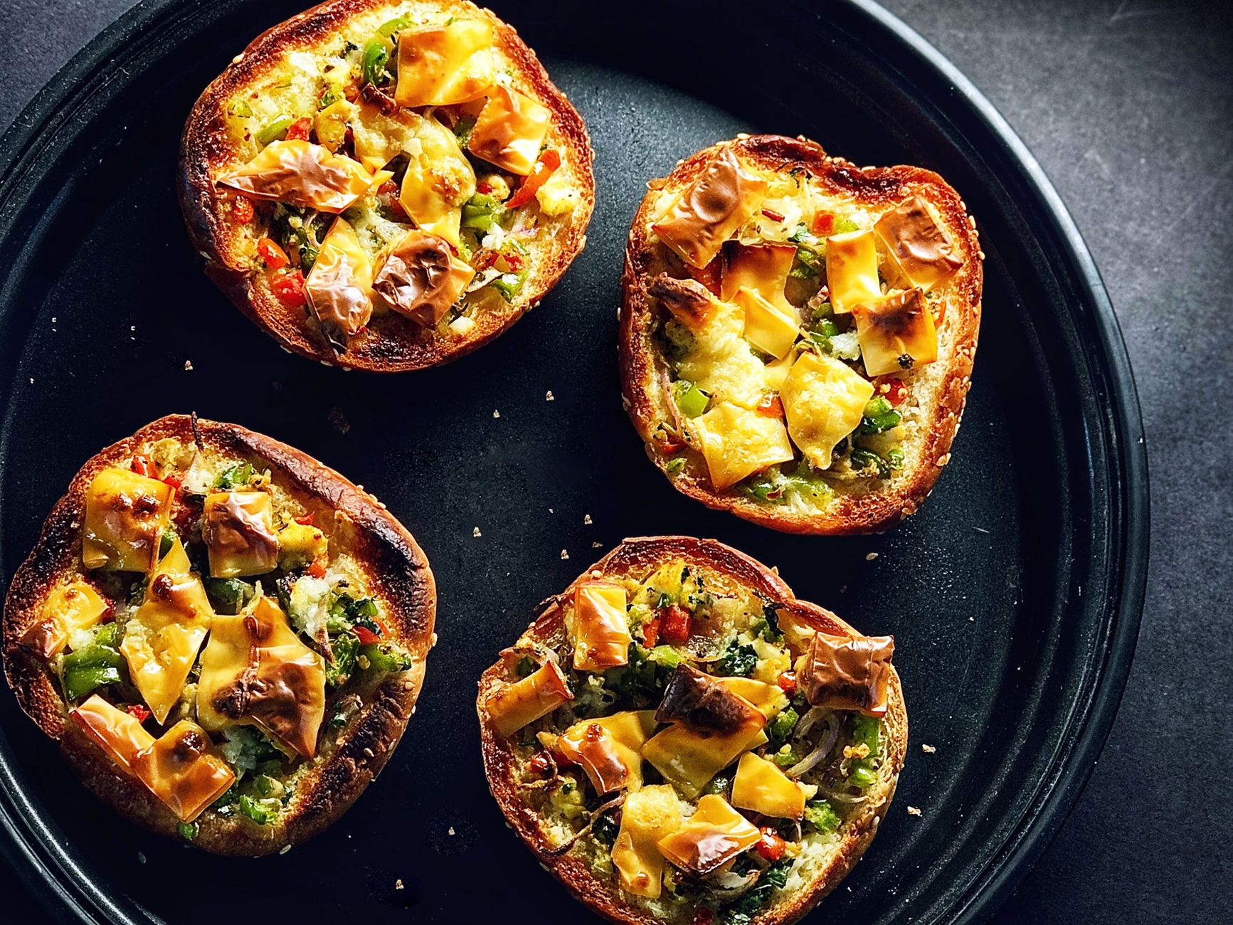 Crispy Mozzarella Pizza Toast Bites