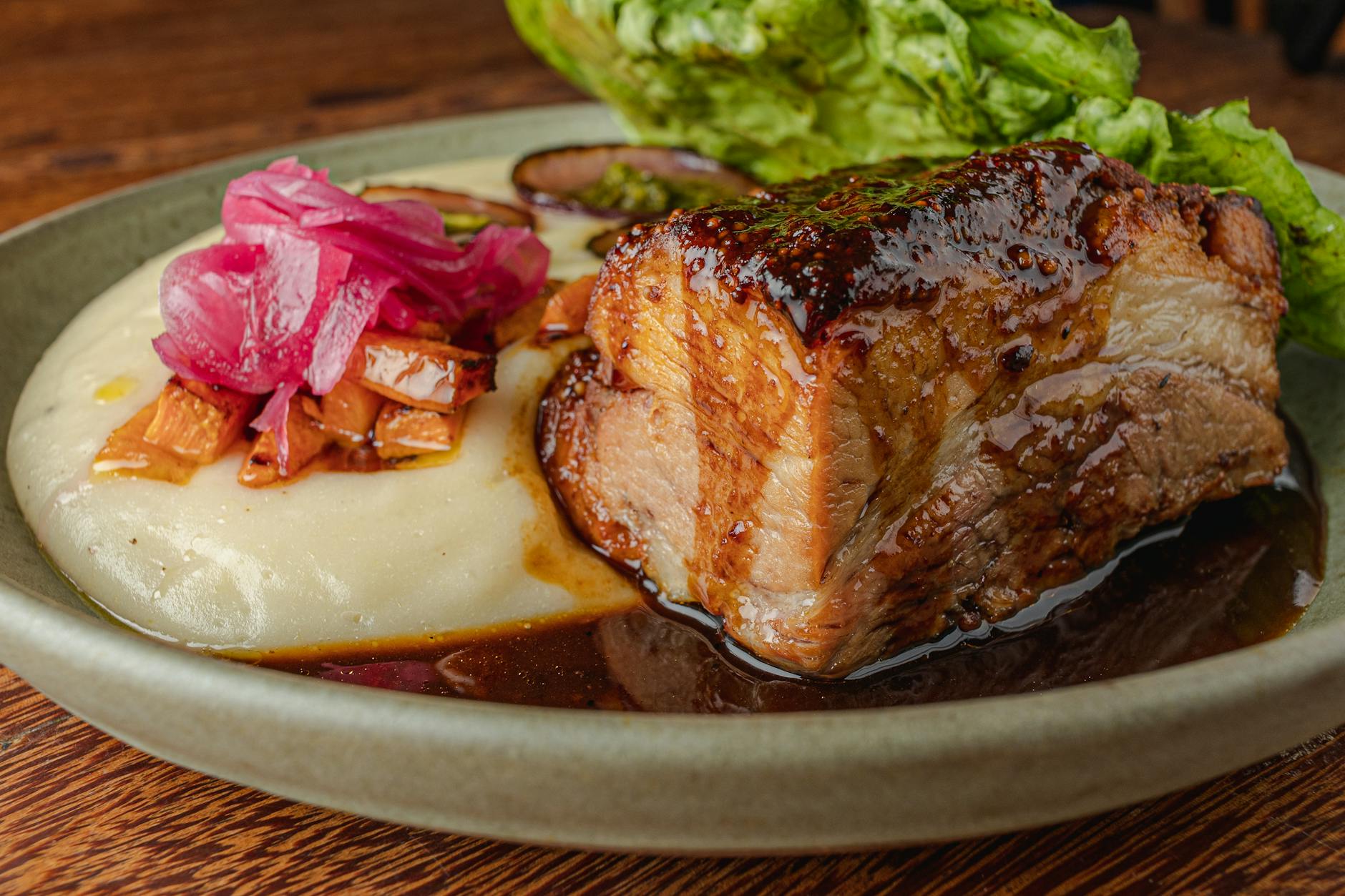 20-Min Crispy Steak with Mashed Potatoes & Onions