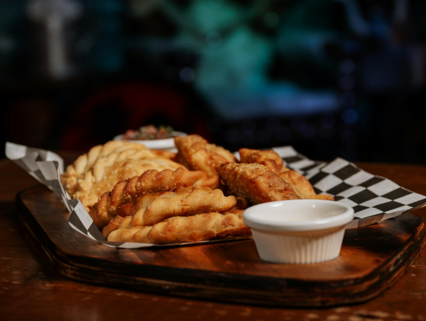 Empanadas Colombianas con Ají