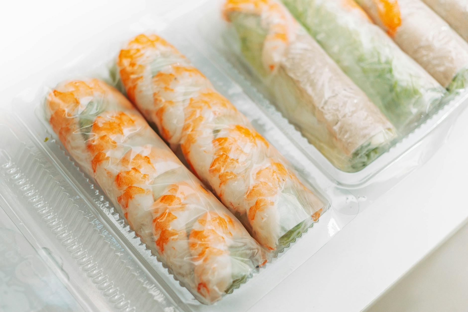 Fresh Rice Paper Rolls with Peanut Sauce