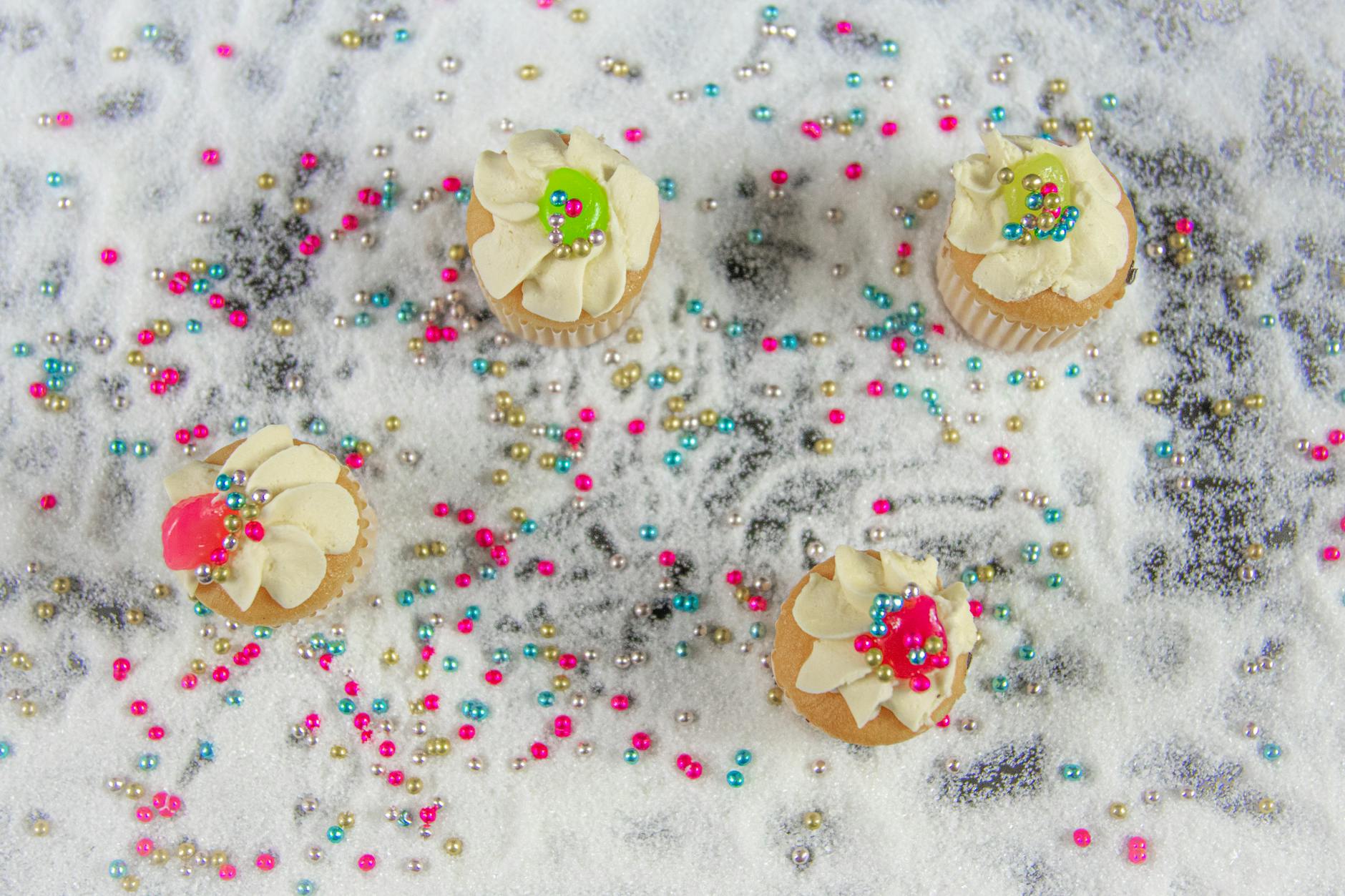 10-Min Frosted Vanilla Cupcakes