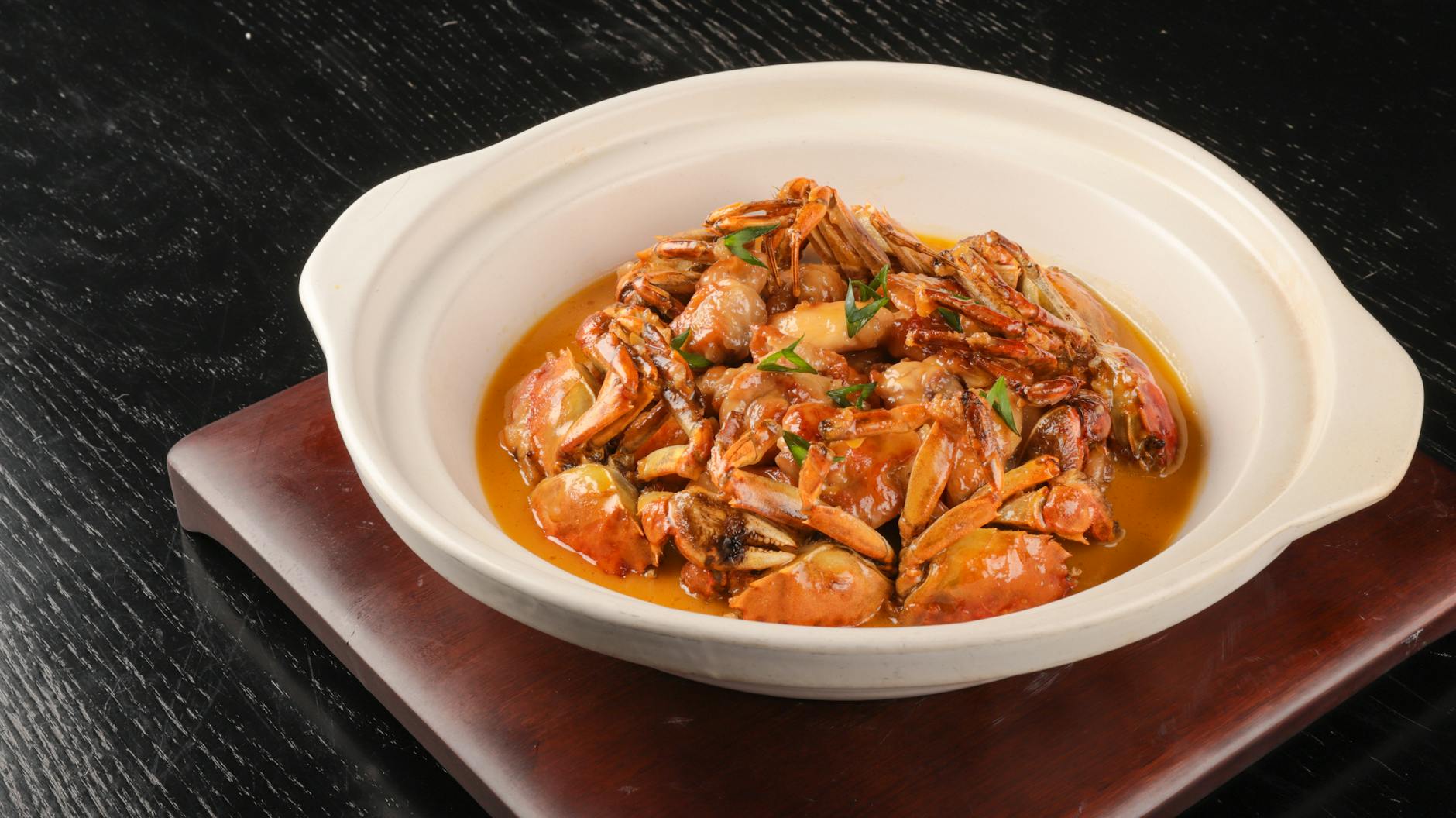 20-Min Garlic Butter Crab with Scallion Oil