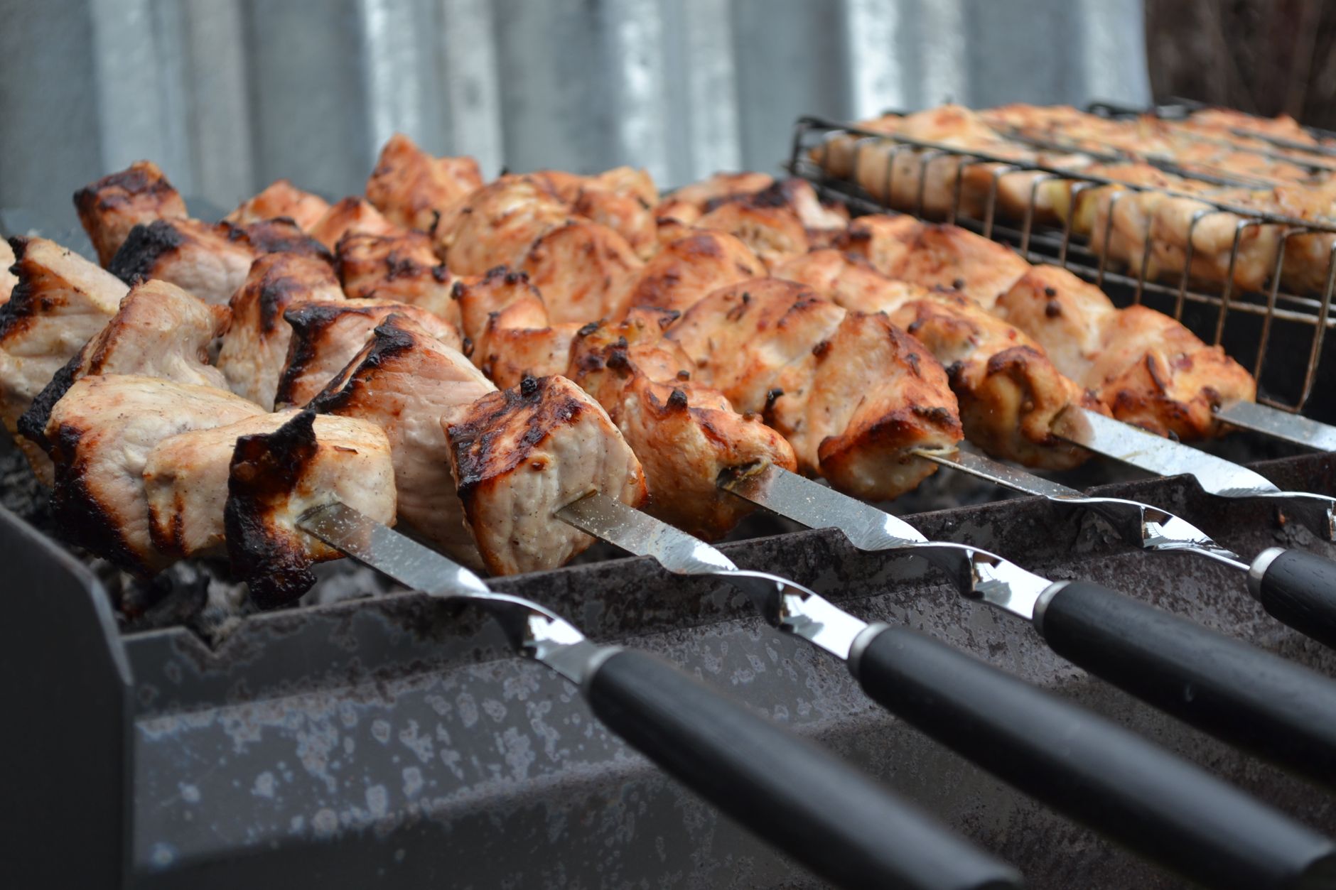 20-Min Garlic Chicken Skewers