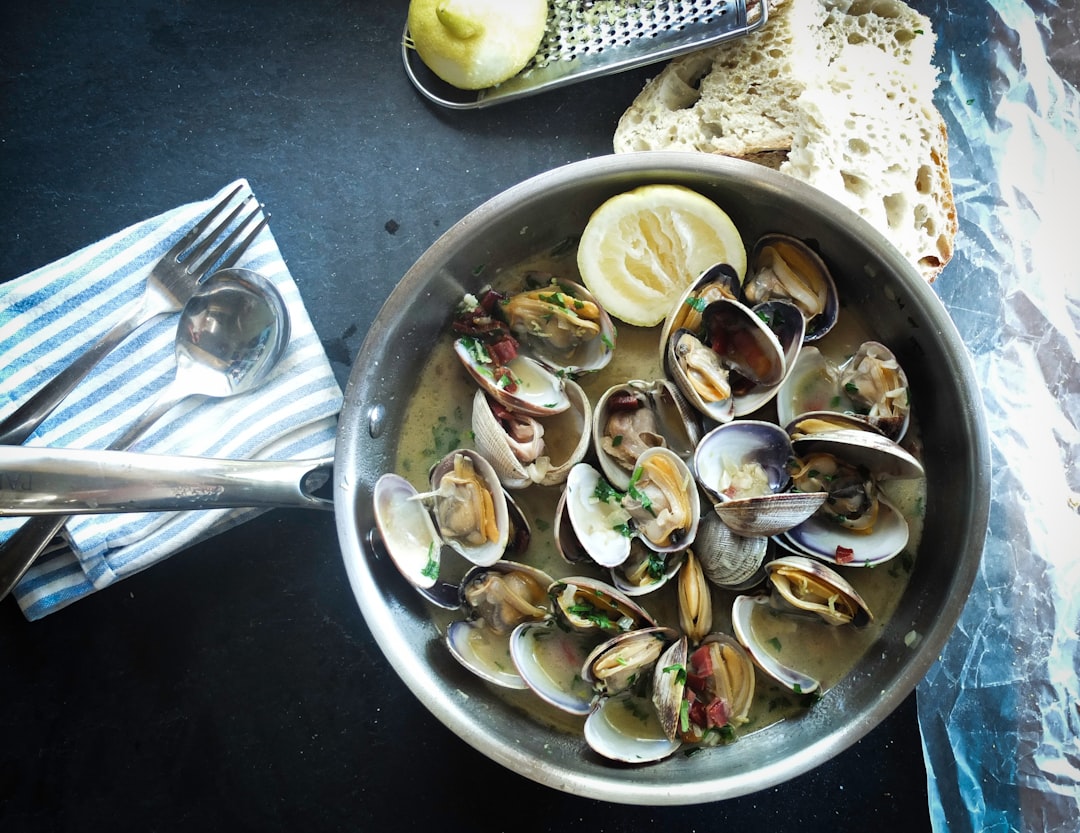 Garlic & Wine Clams with Crispy Bread