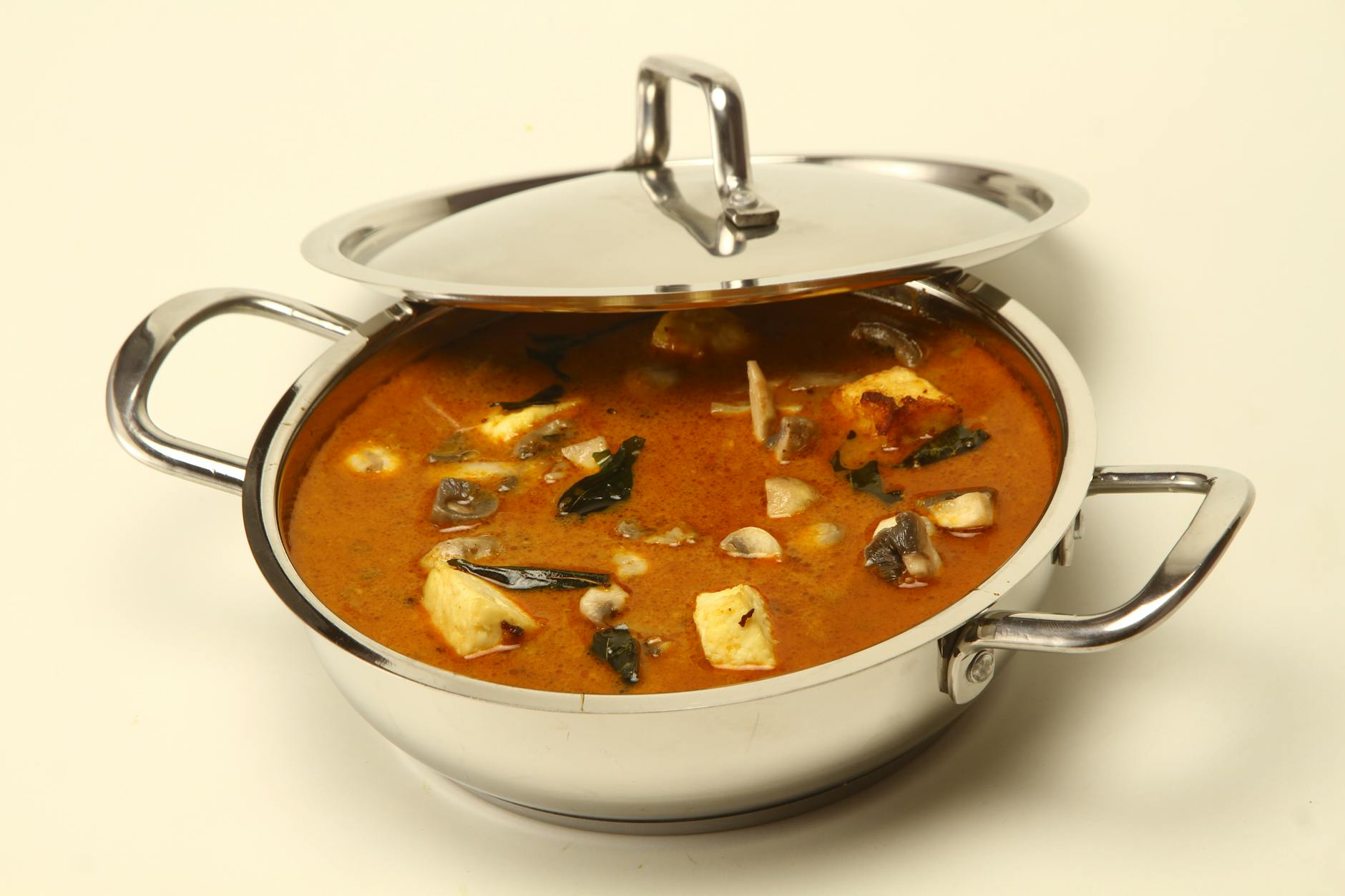 Golden Turmeric Paneer — Lyodur Tschaman